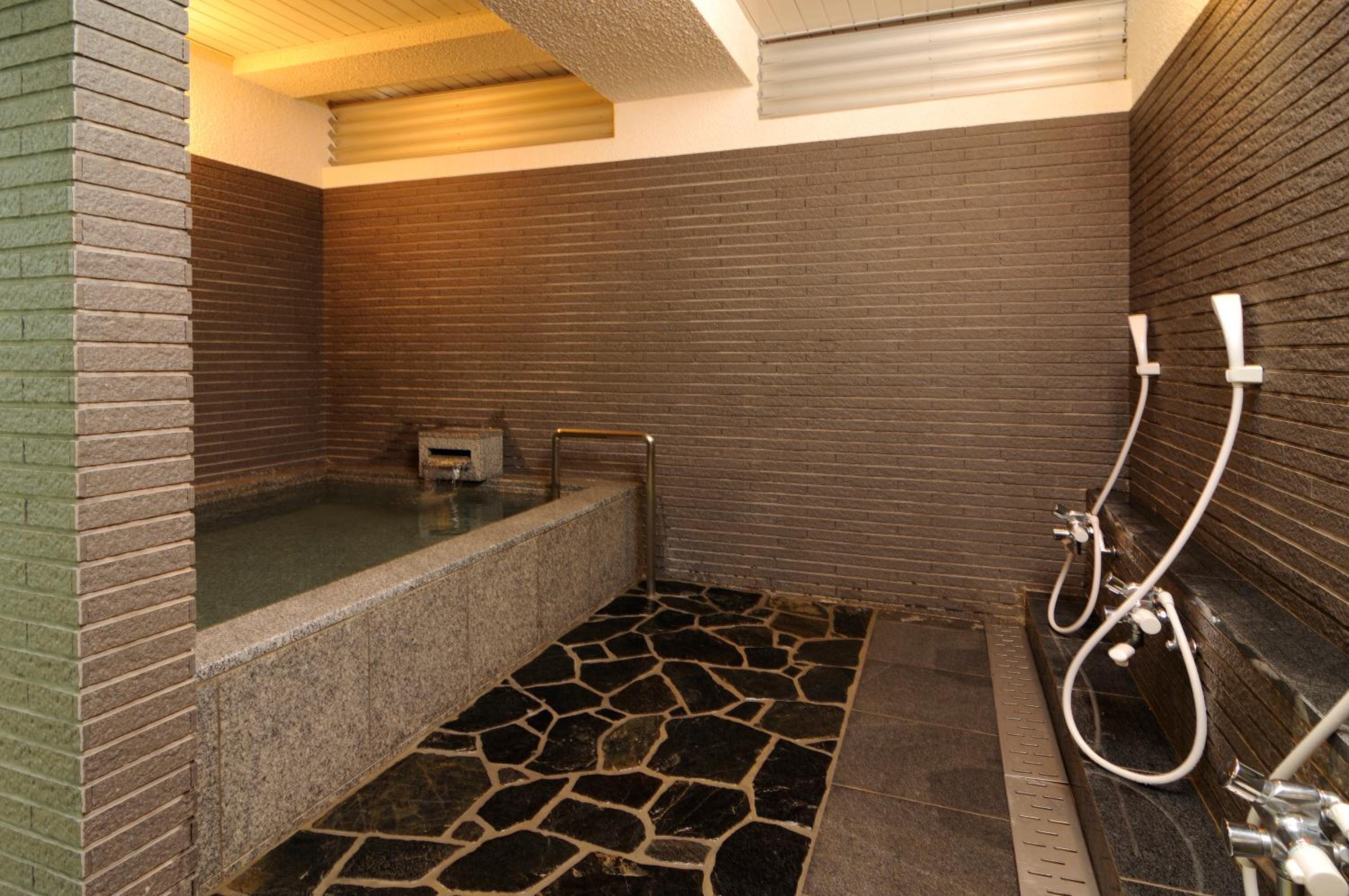 Japanese-Style Triple Room with Shared Bathroom photo 2