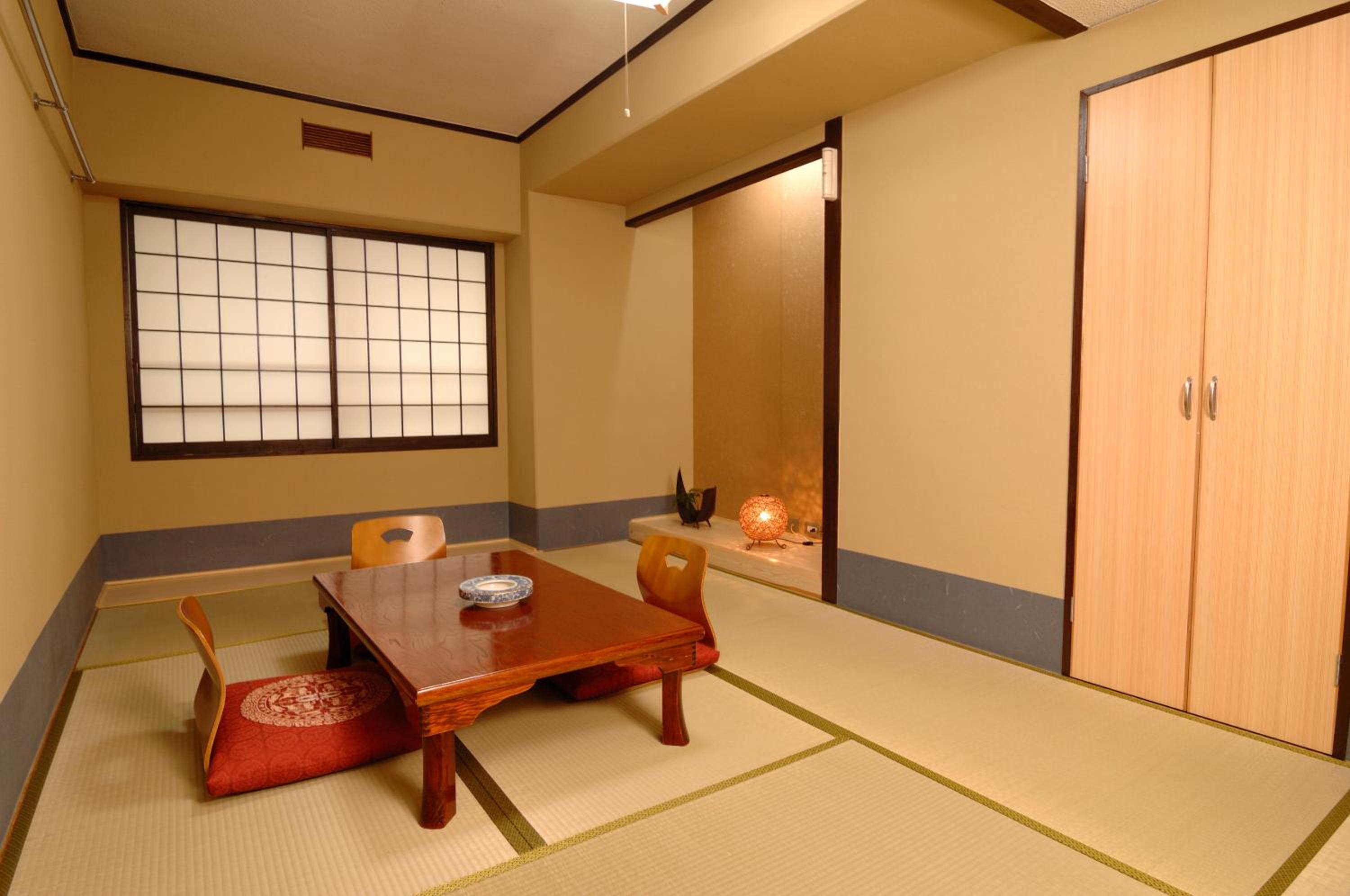 Japanese-Style Triple Room with Shared Bathroom photo 3