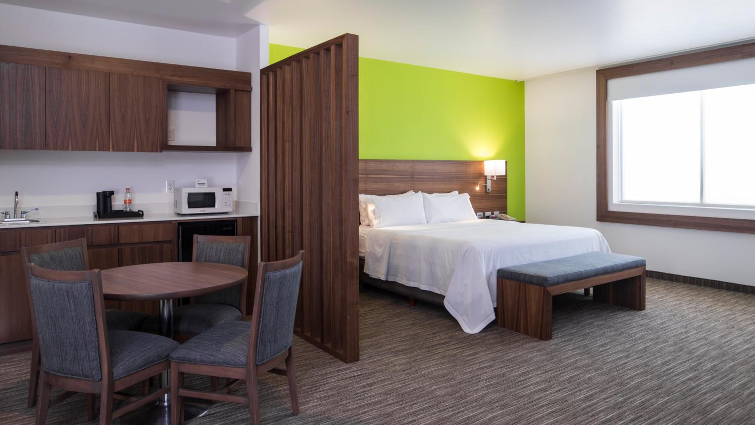 King Suite with Walk-In Shower - Photo 4