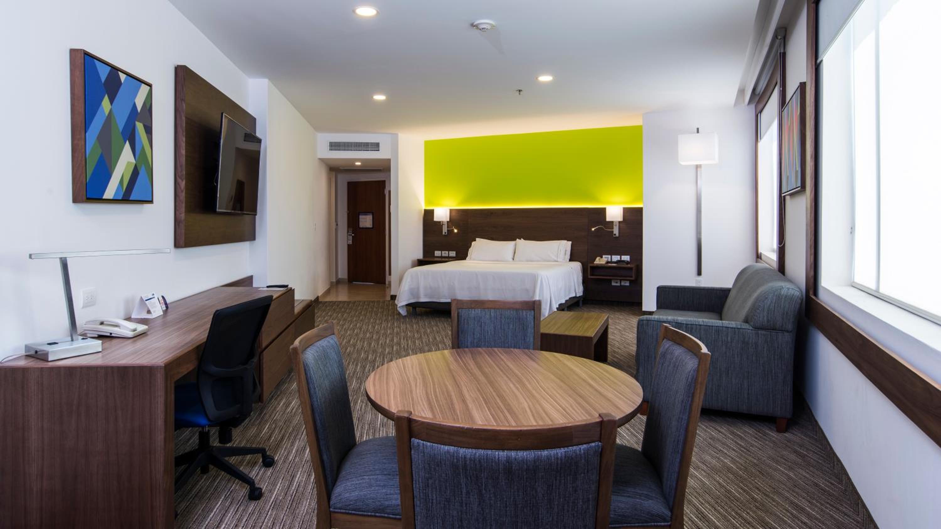 King Suite - Photo 1