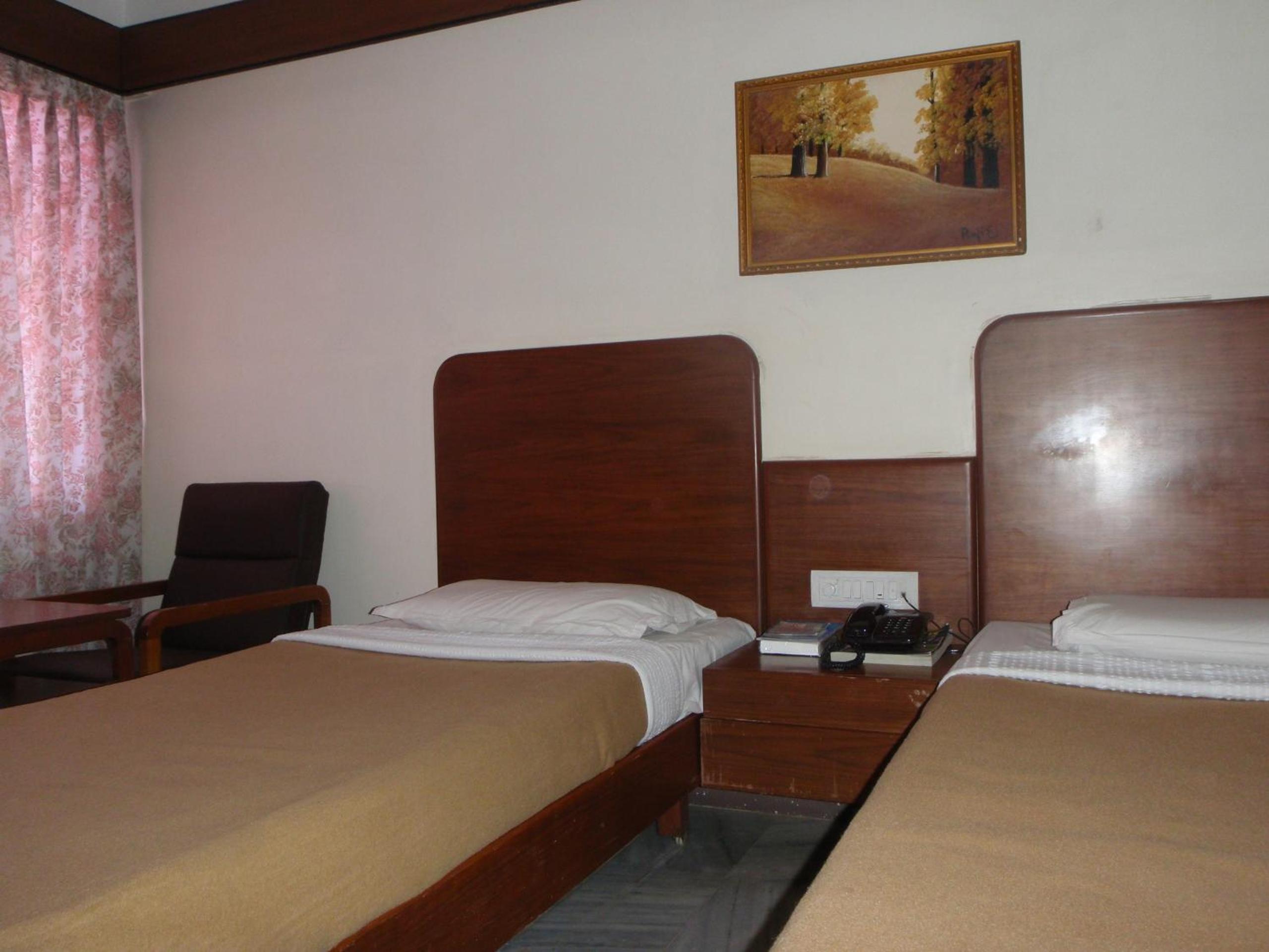 Standard Double or Twin Room - Photo 5