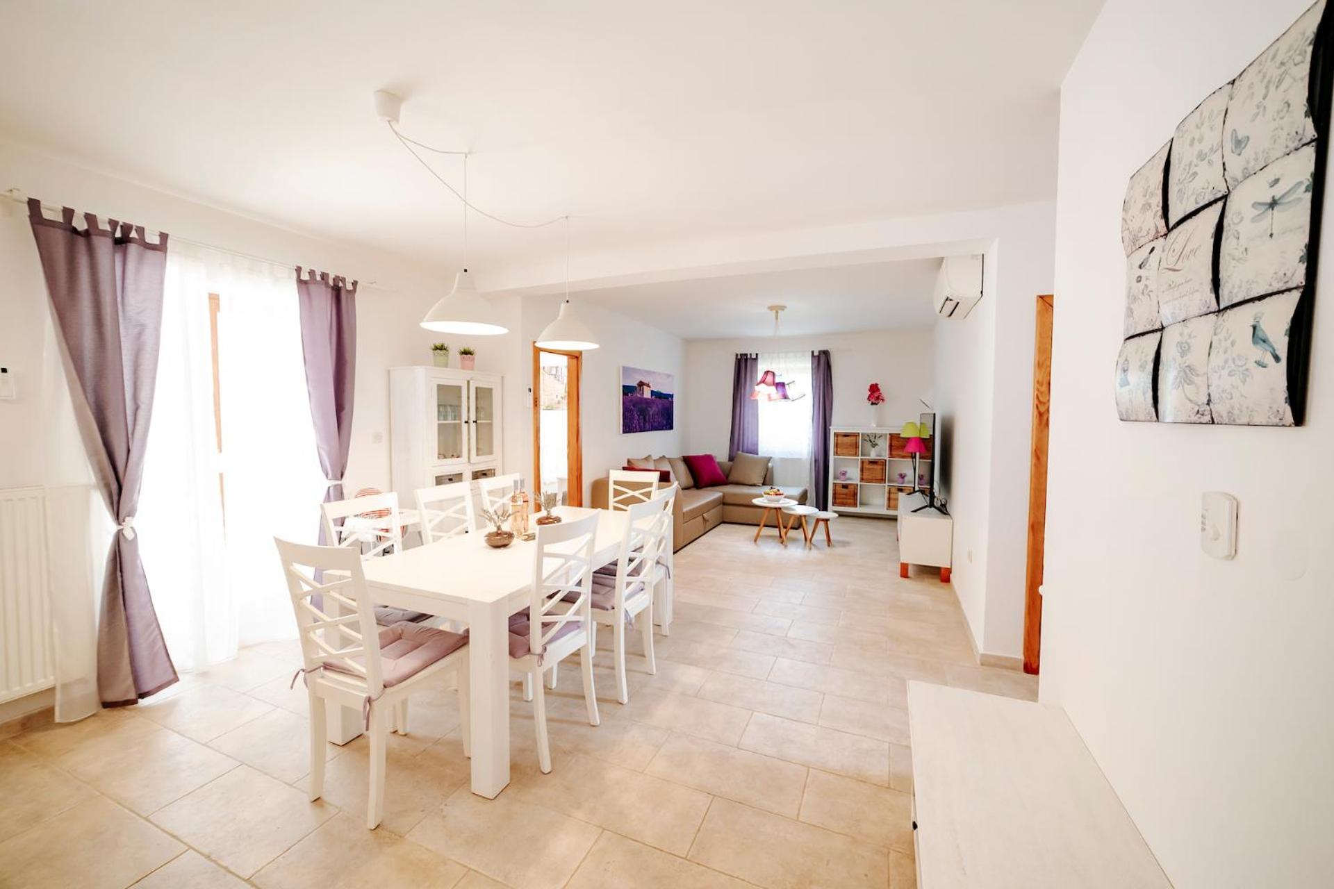 Four-Bedroom House photo 3