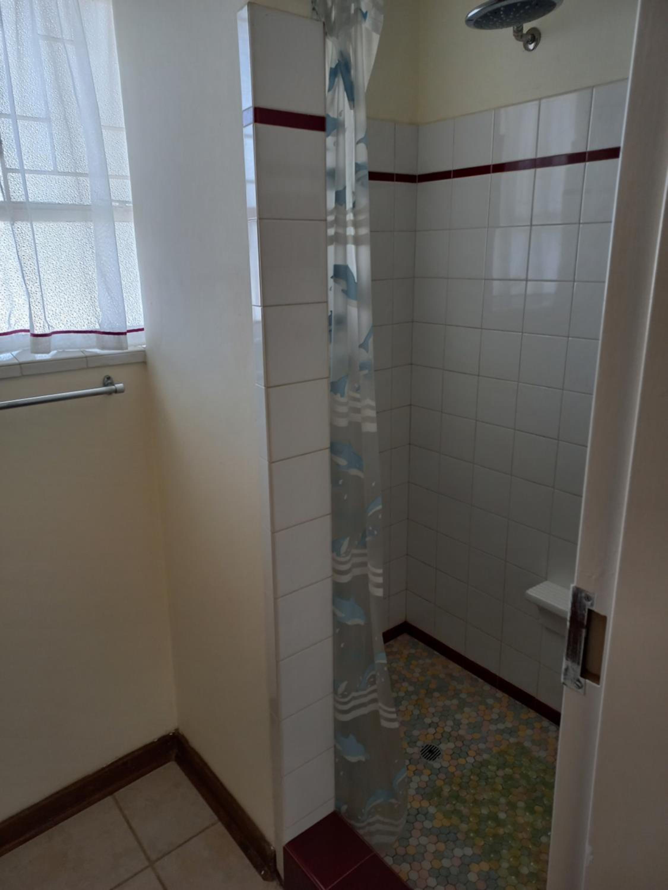 Twin Room - Photo 3