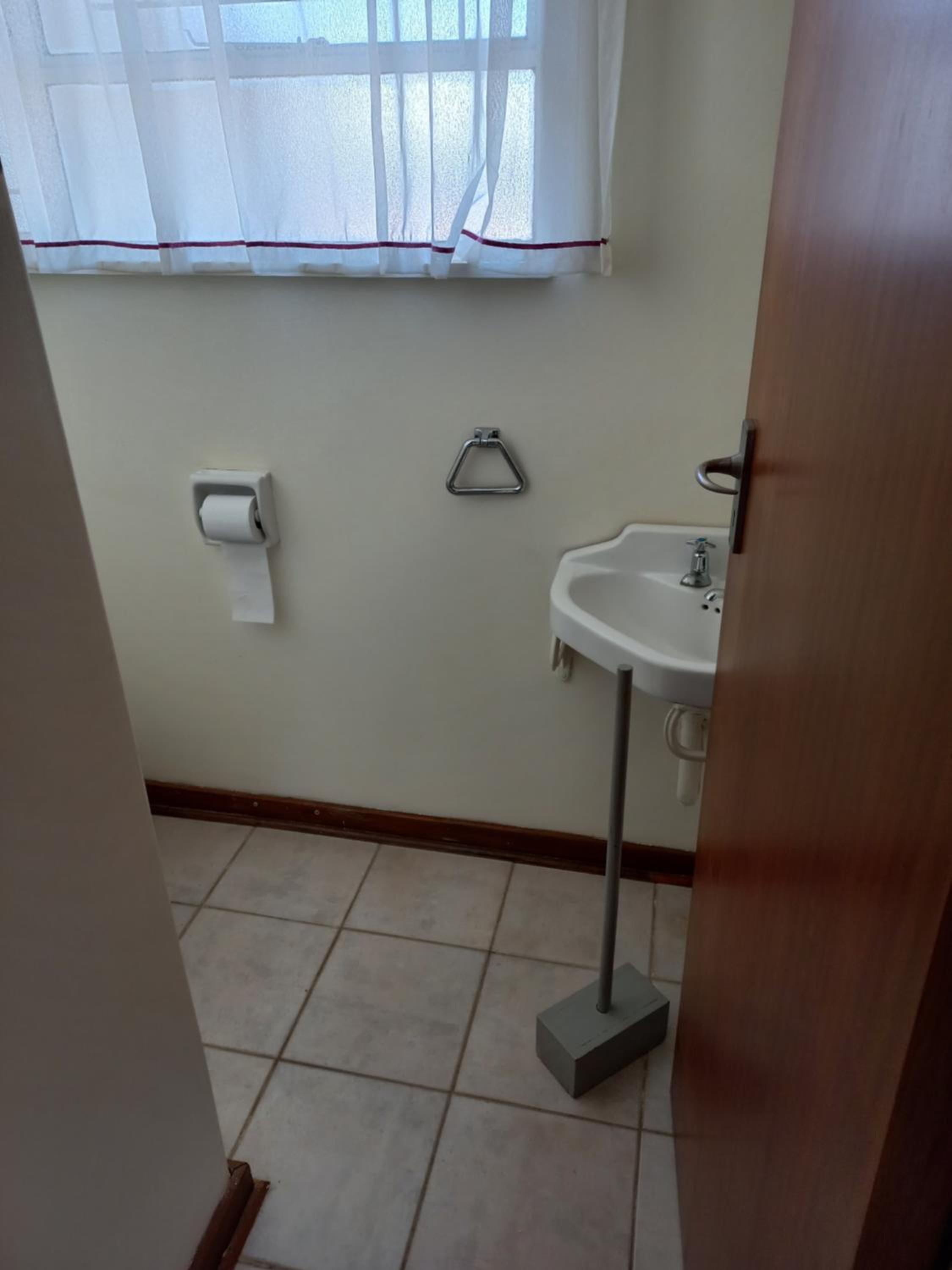Twin Room - Photo 4