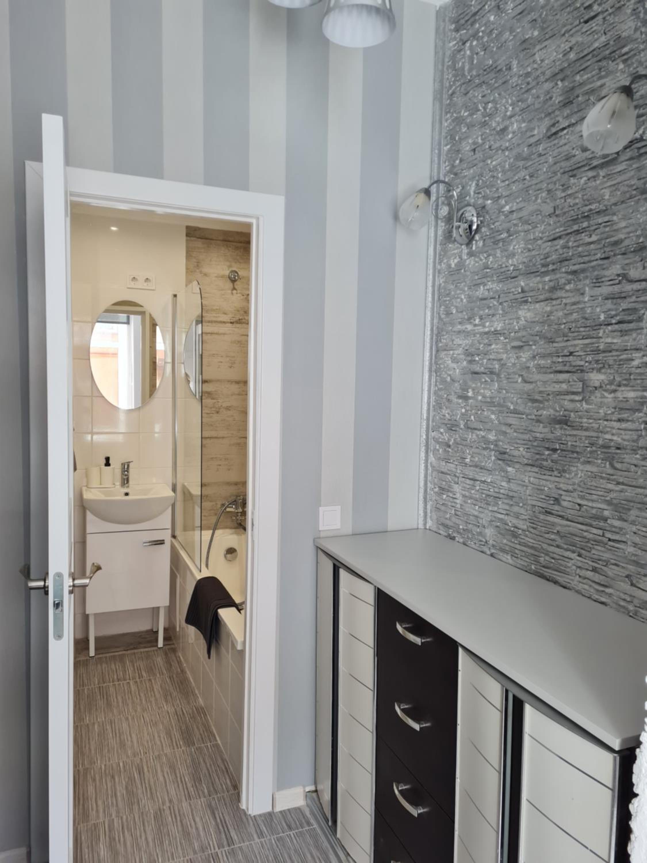Two-Bedroom Apartment - Photo 7