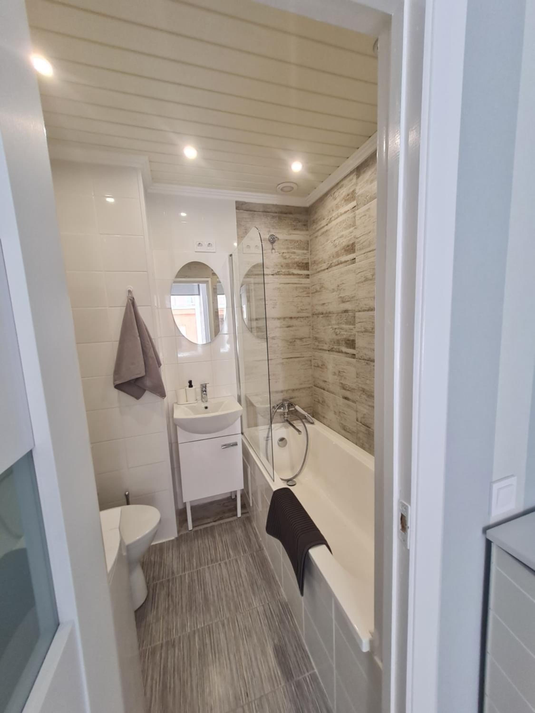 Two-Bedroom Apartment - Photo 16