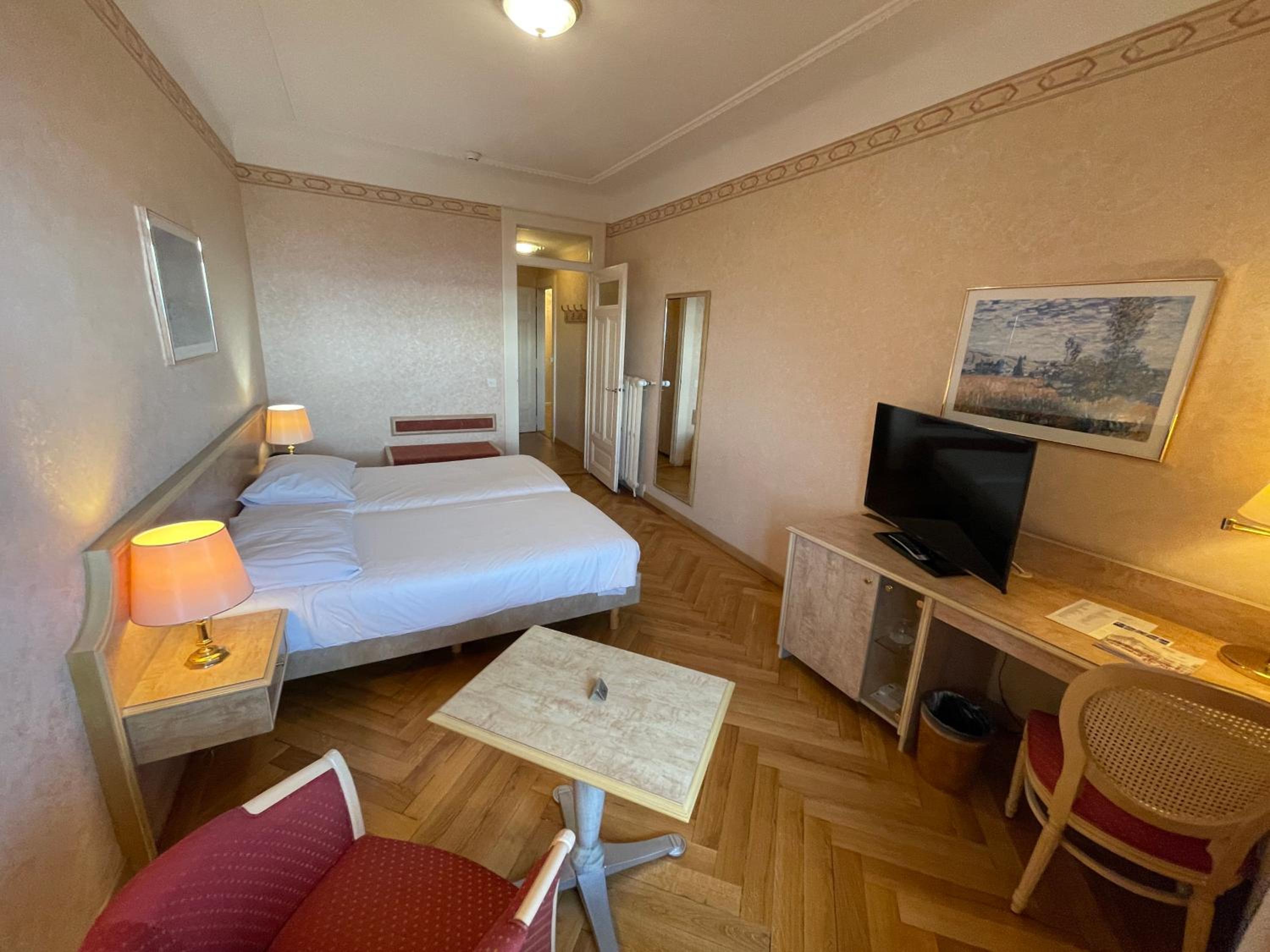 Double Room with Mountain View - Photo 7