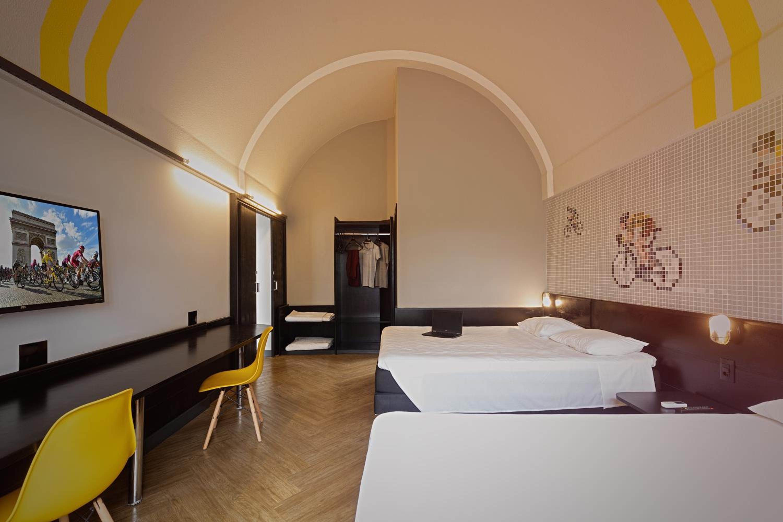Family Apartment - Photo 10