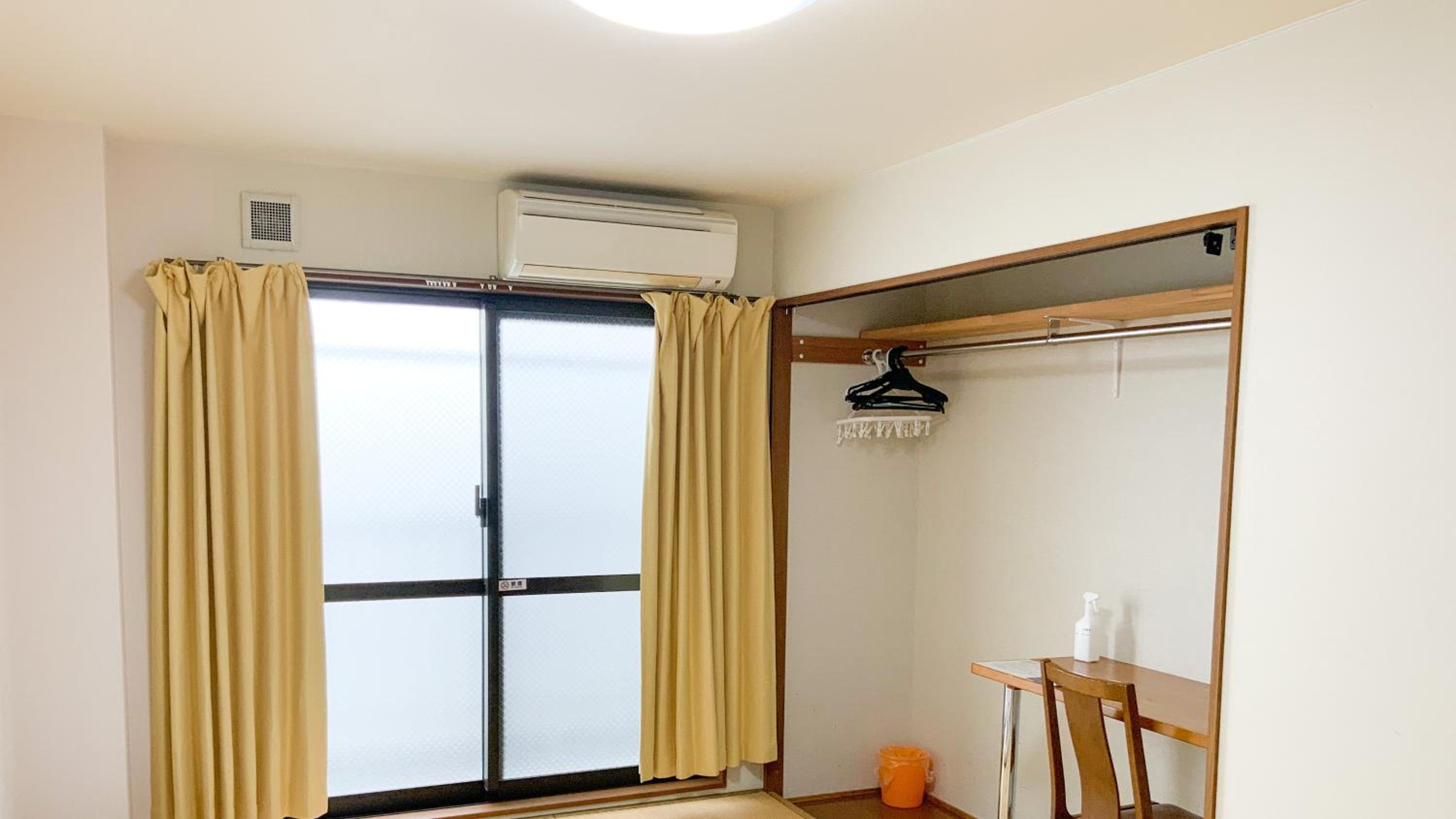 Japanese-Style Standard Room with Shared Bathroom photo 2
