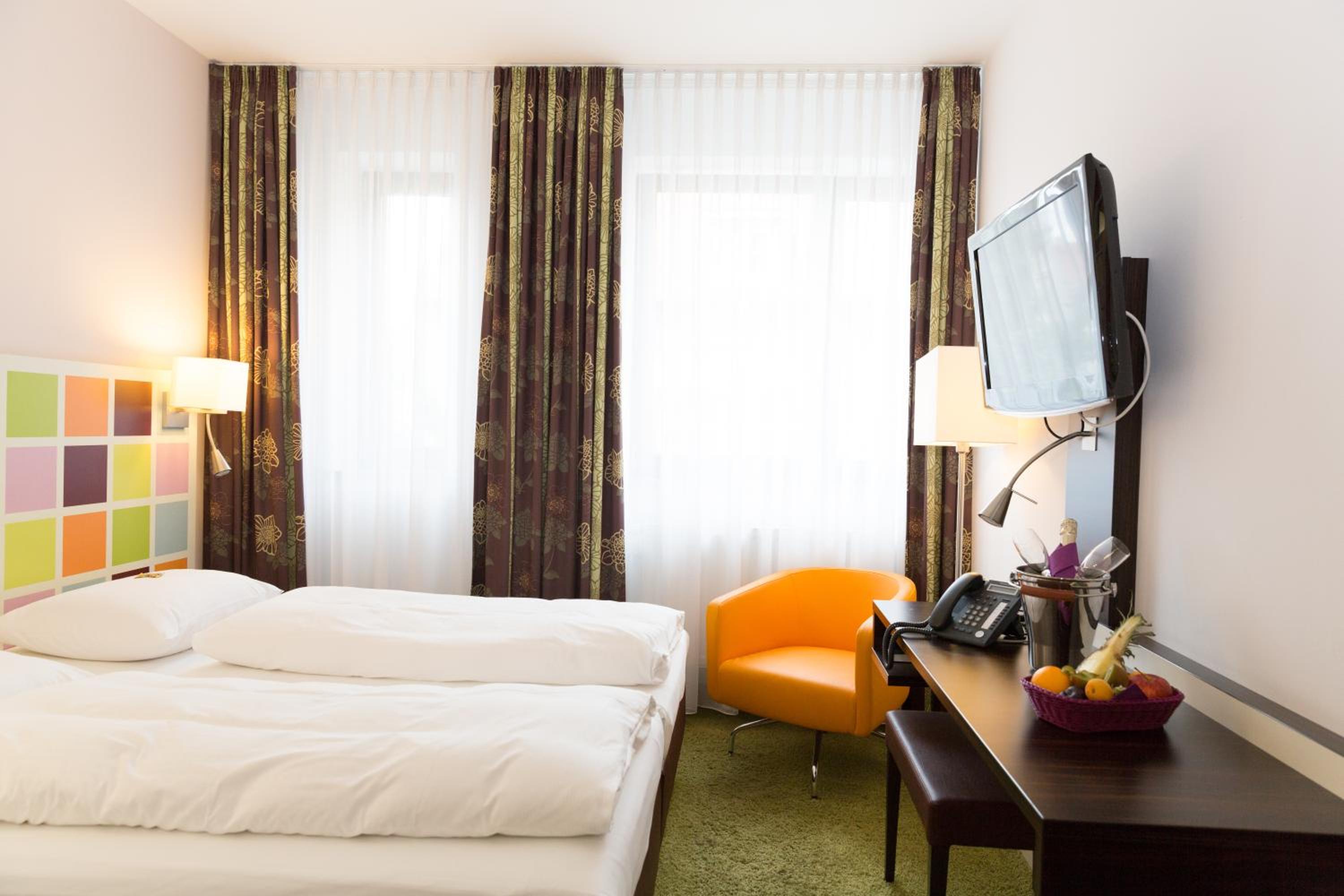 Economy Double Room photo 2