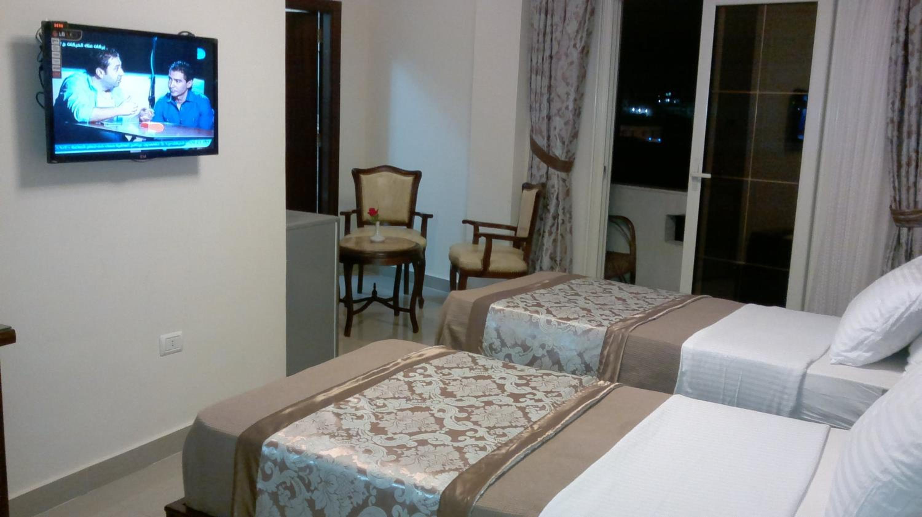 Deluxe Twin Room with Sea View - Photo 15