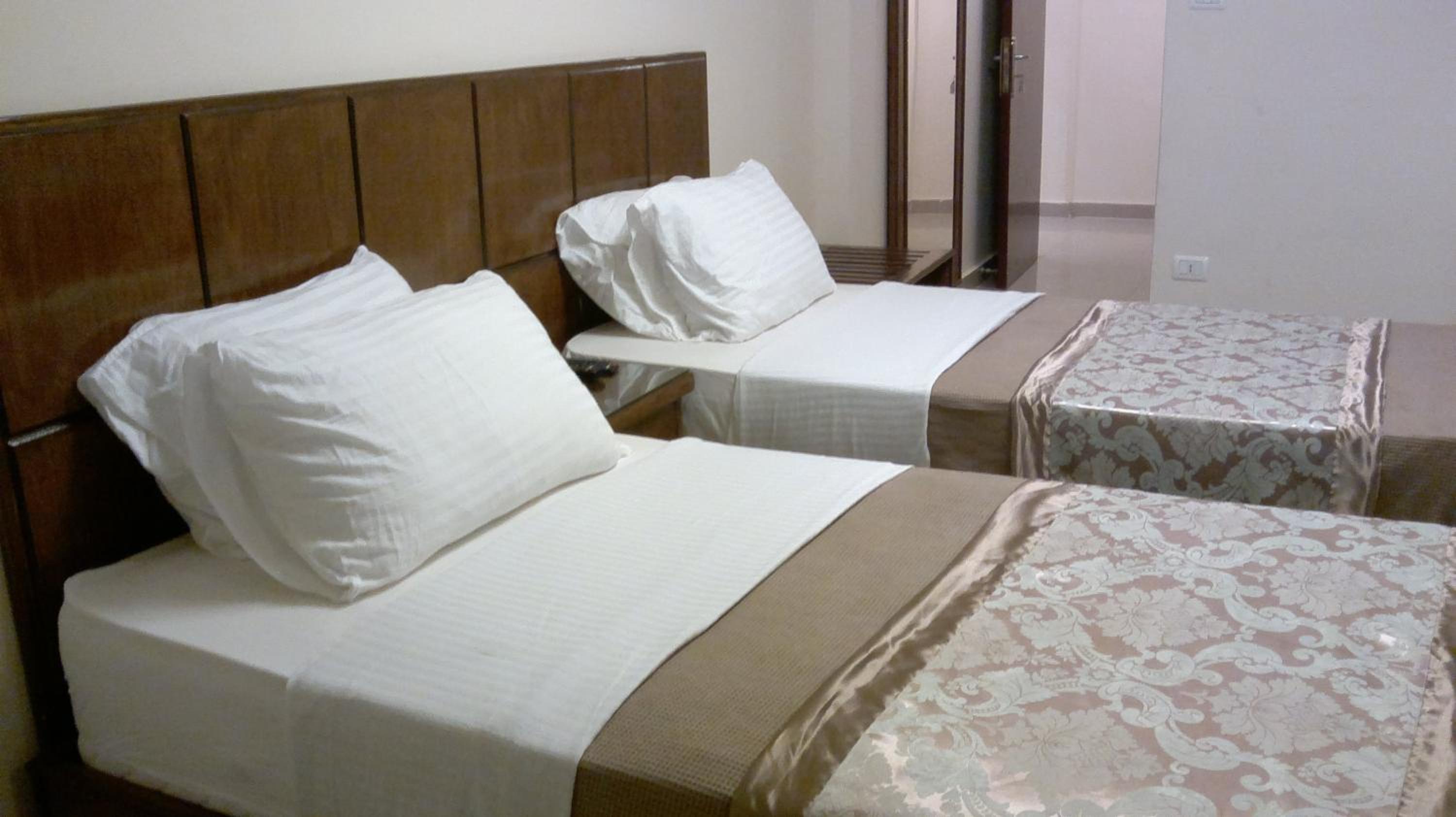 Deluxe Twin Room with Sea View - Photo 14