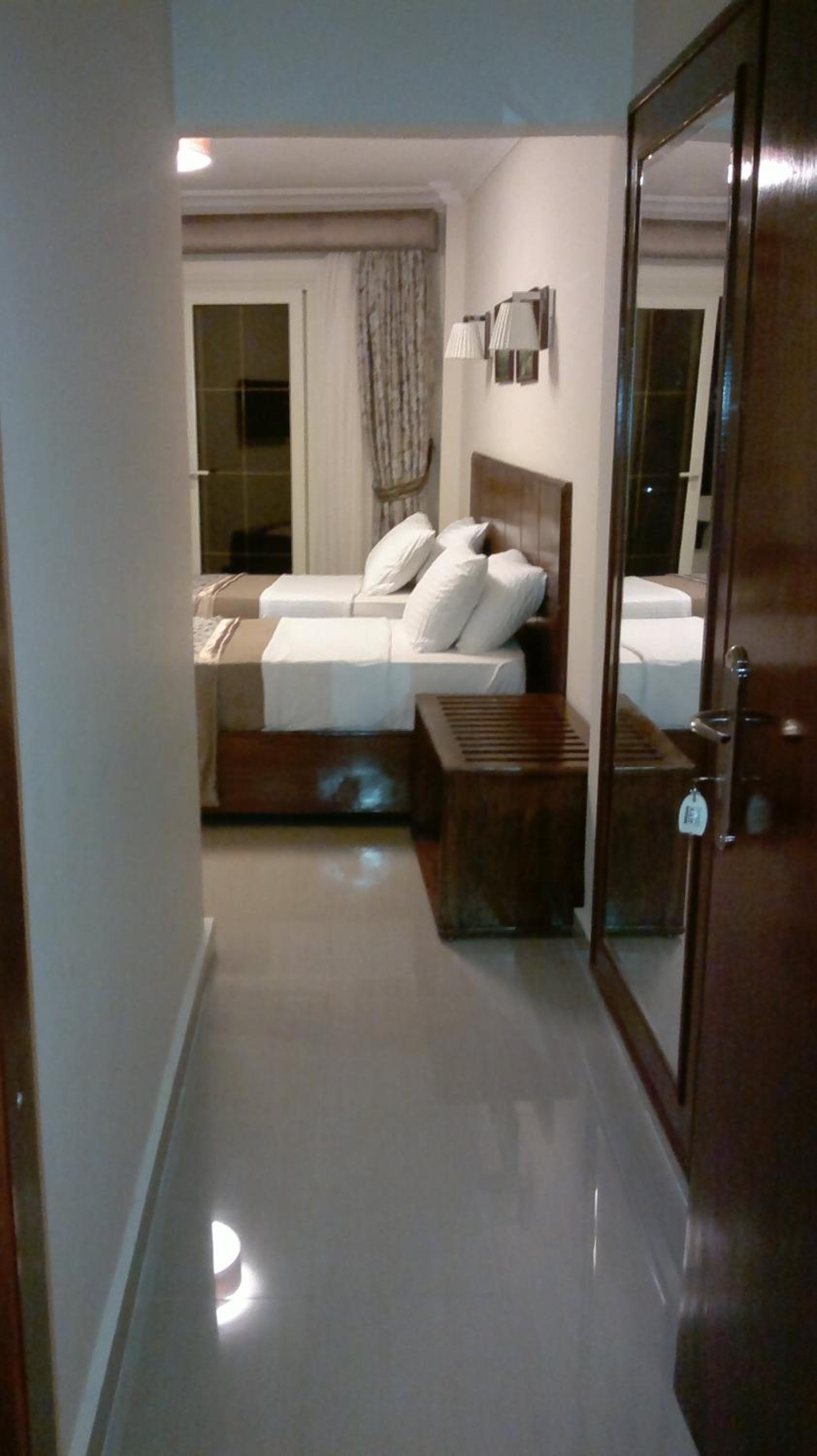 Deluxe Twin Room with Sea View - Photo 1