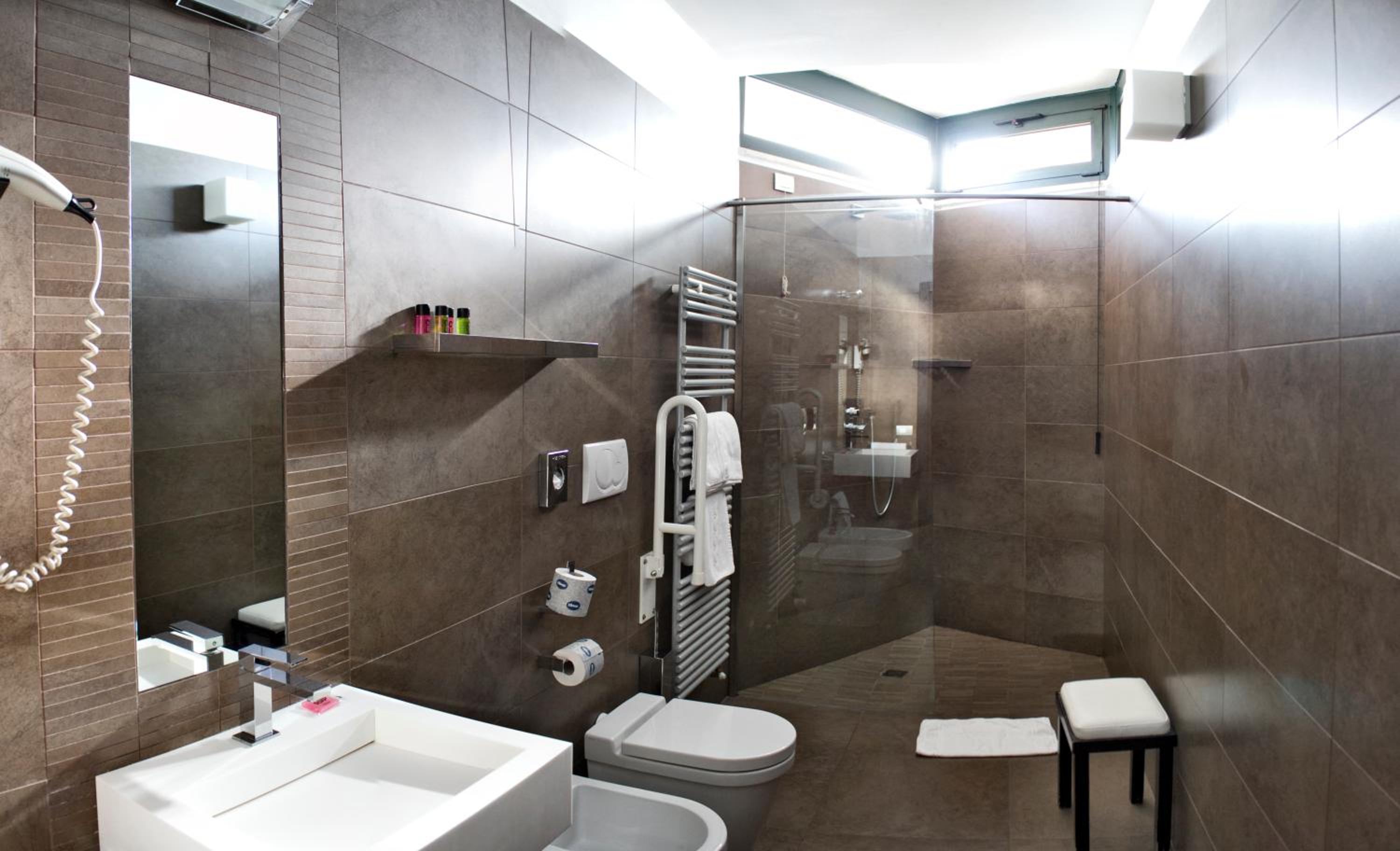 Triple Room with Balcony - Photo 6