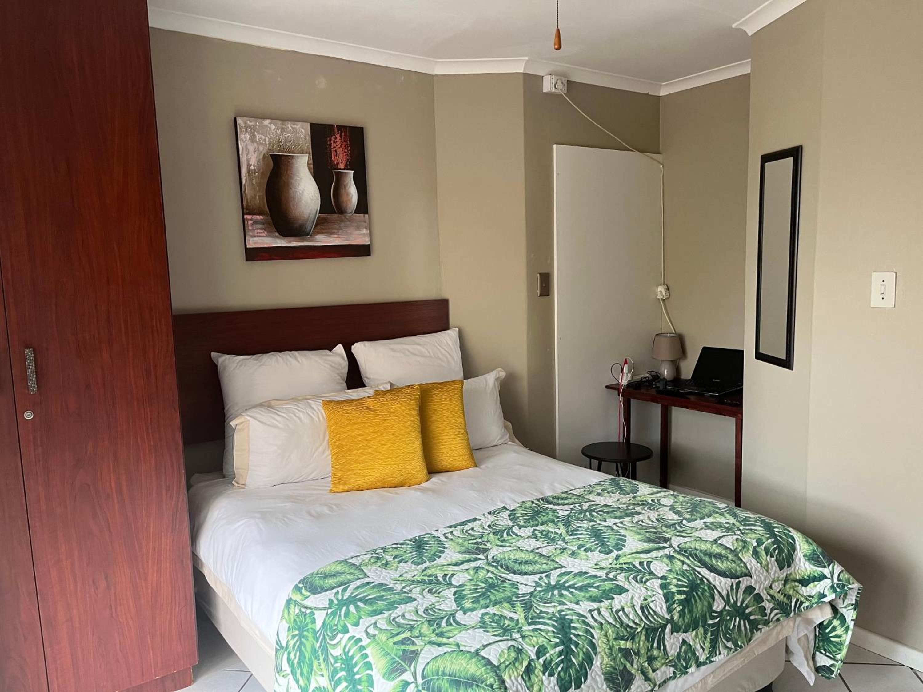 Deluxe Double or Twin Room with Pool Access