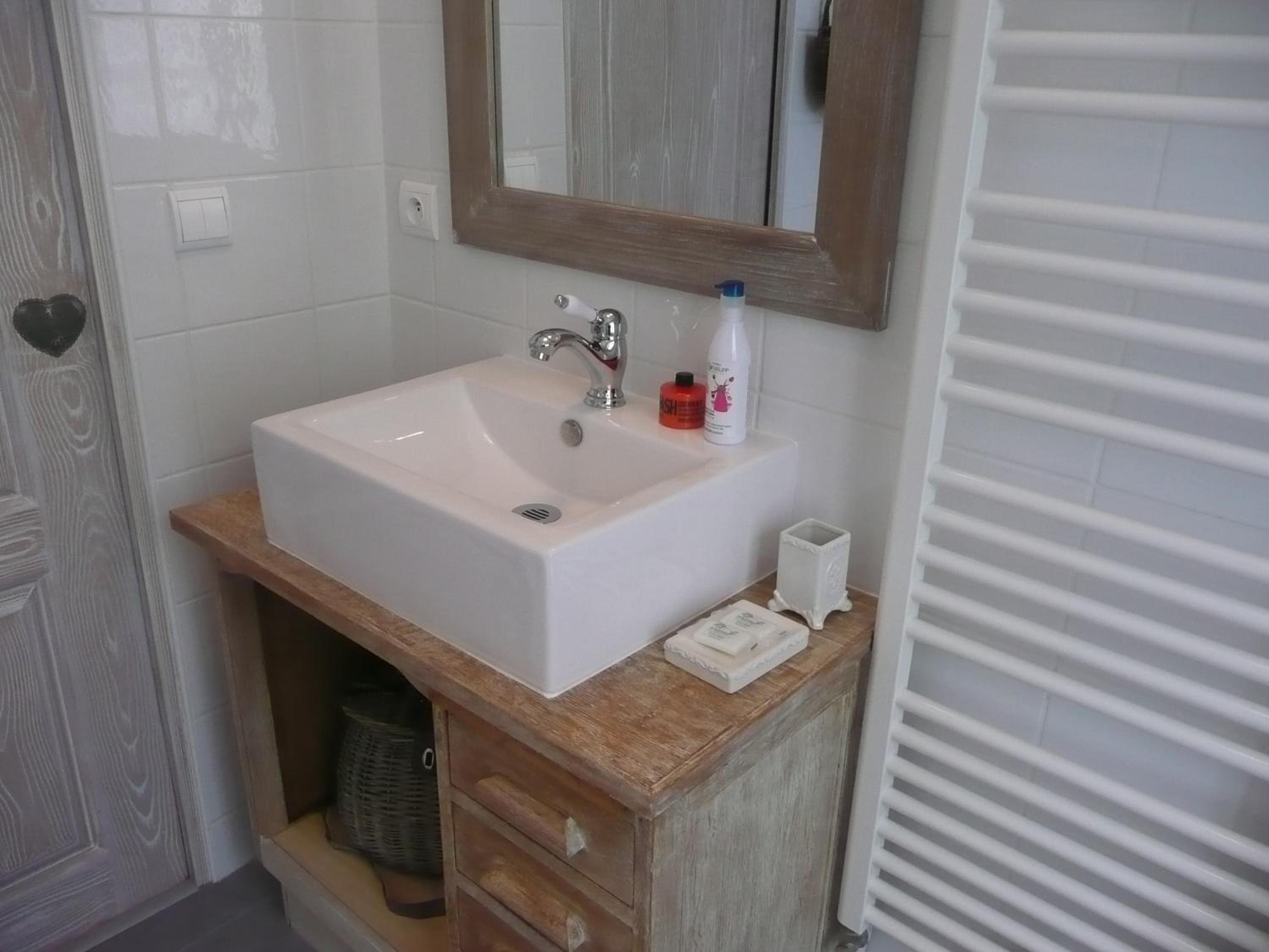 Quadruple Room with Private External Bathroom - Photo 11