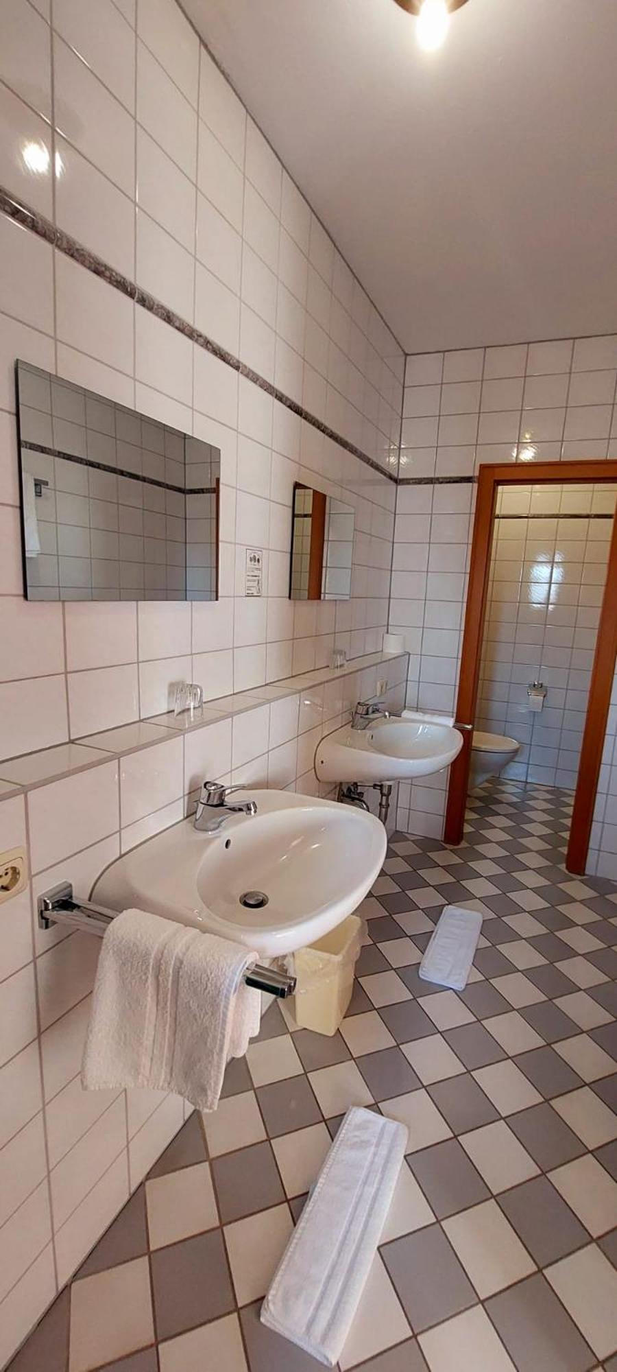 Suite - Photo 3