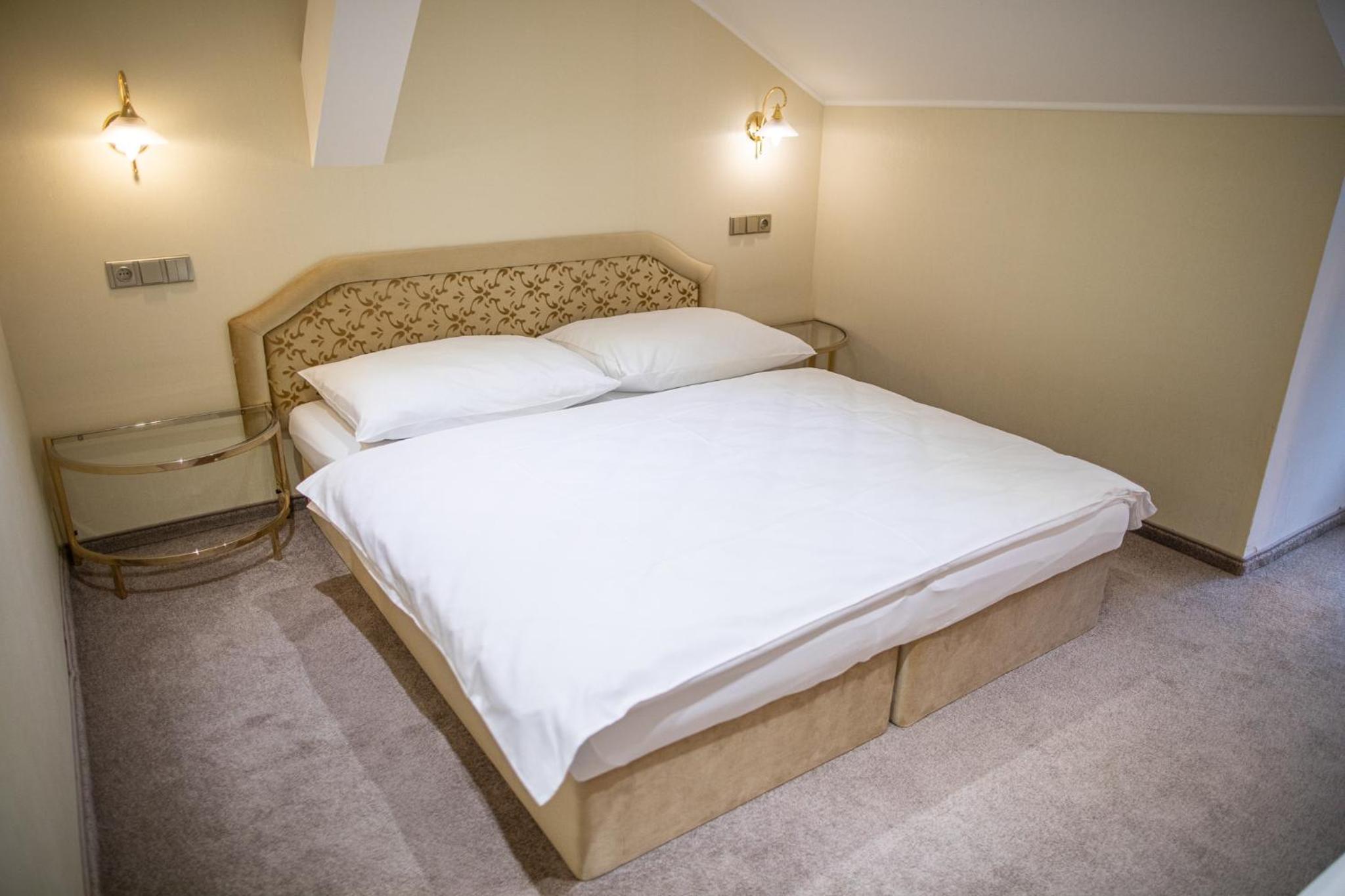 Two-Bedroom Suite - Photo 13
