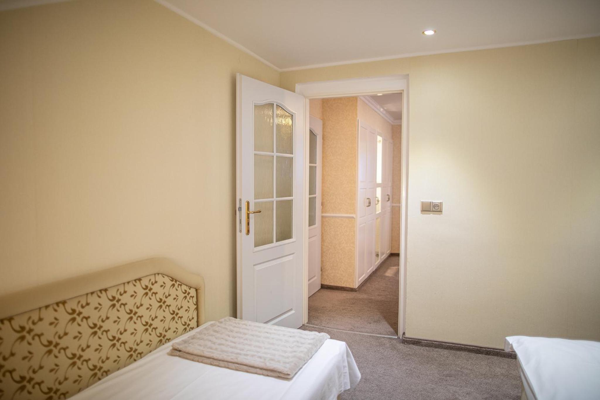 Two-Bedroom Suite - Photo 16
