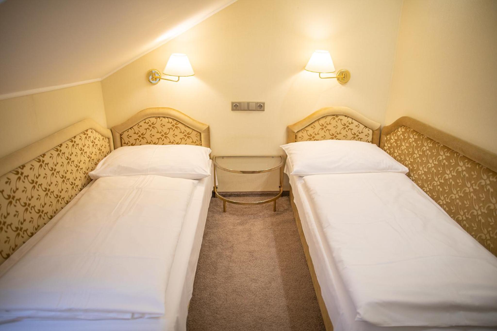 Two-Bedroom Suite - Photo 6