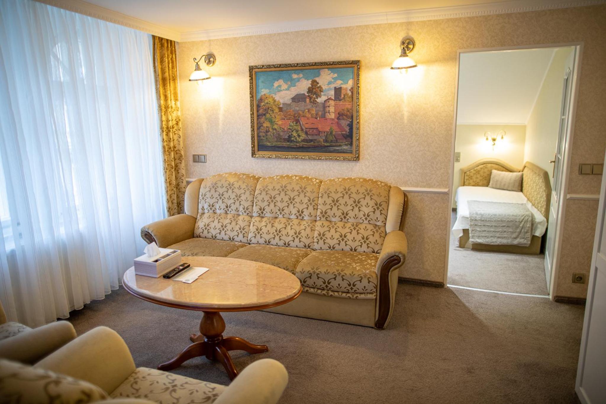 Two-Bedroom Suite - Photo 11