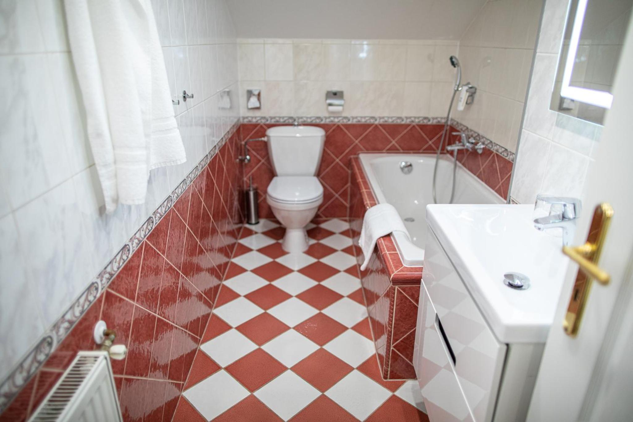 Two-Bedroom Suite - Photo 19