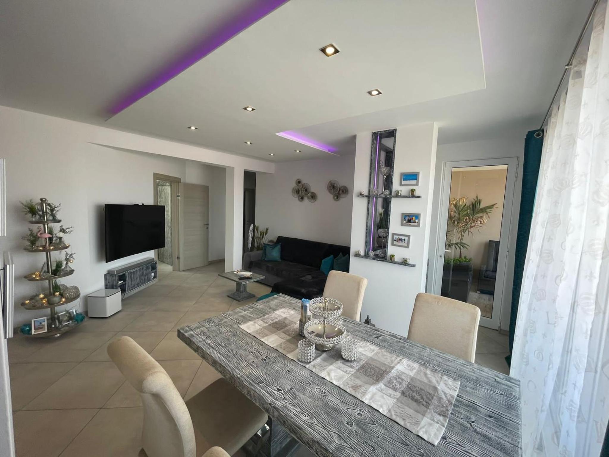 Two-Bedroom Apartment with Terrace photo 2
