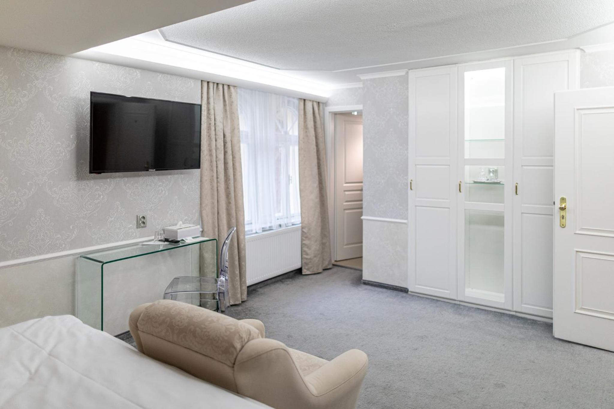 Double Room - Photo 23