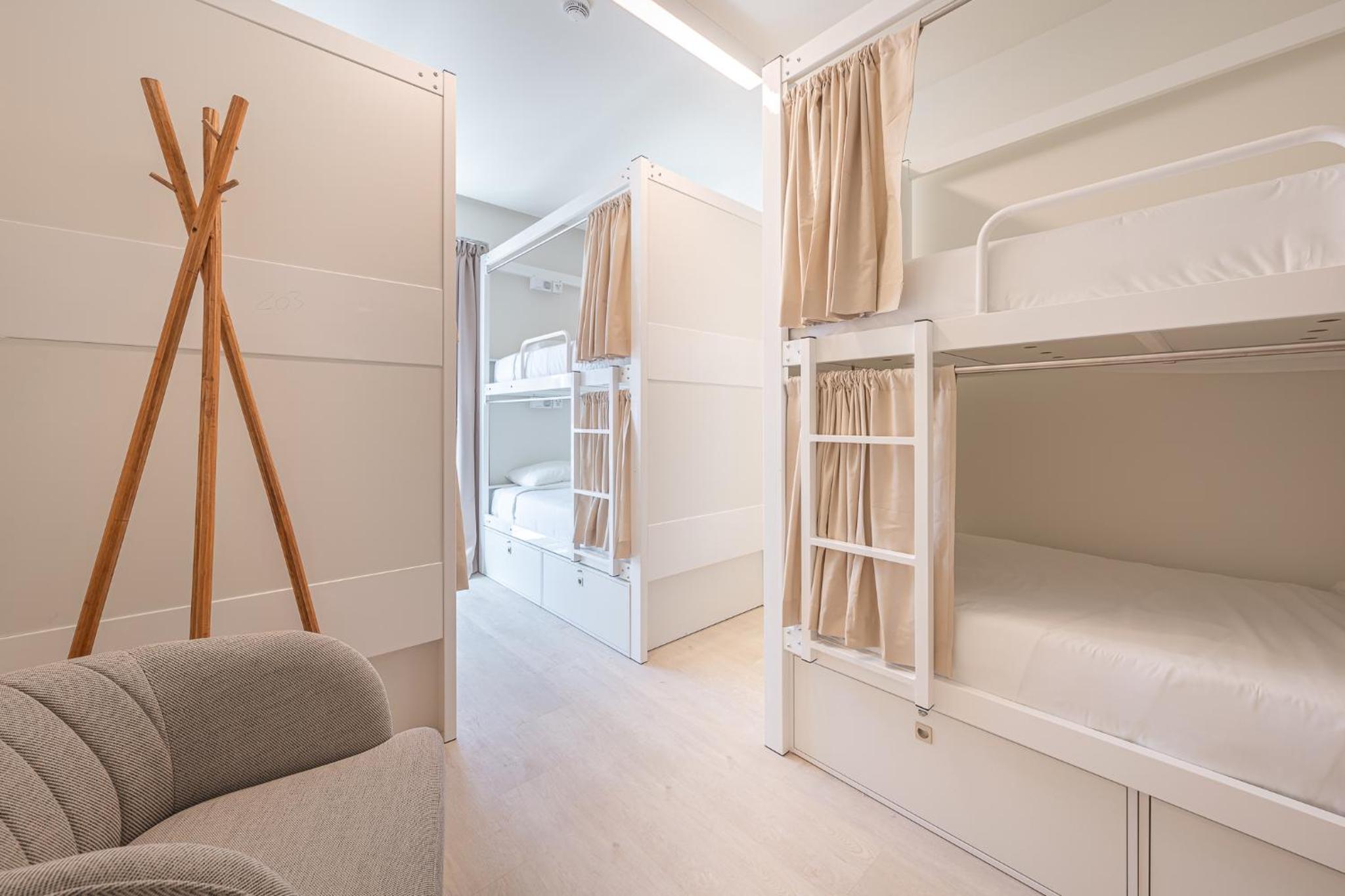 Bed in 6-Bed Superior Female Dormitory Room photo 1
