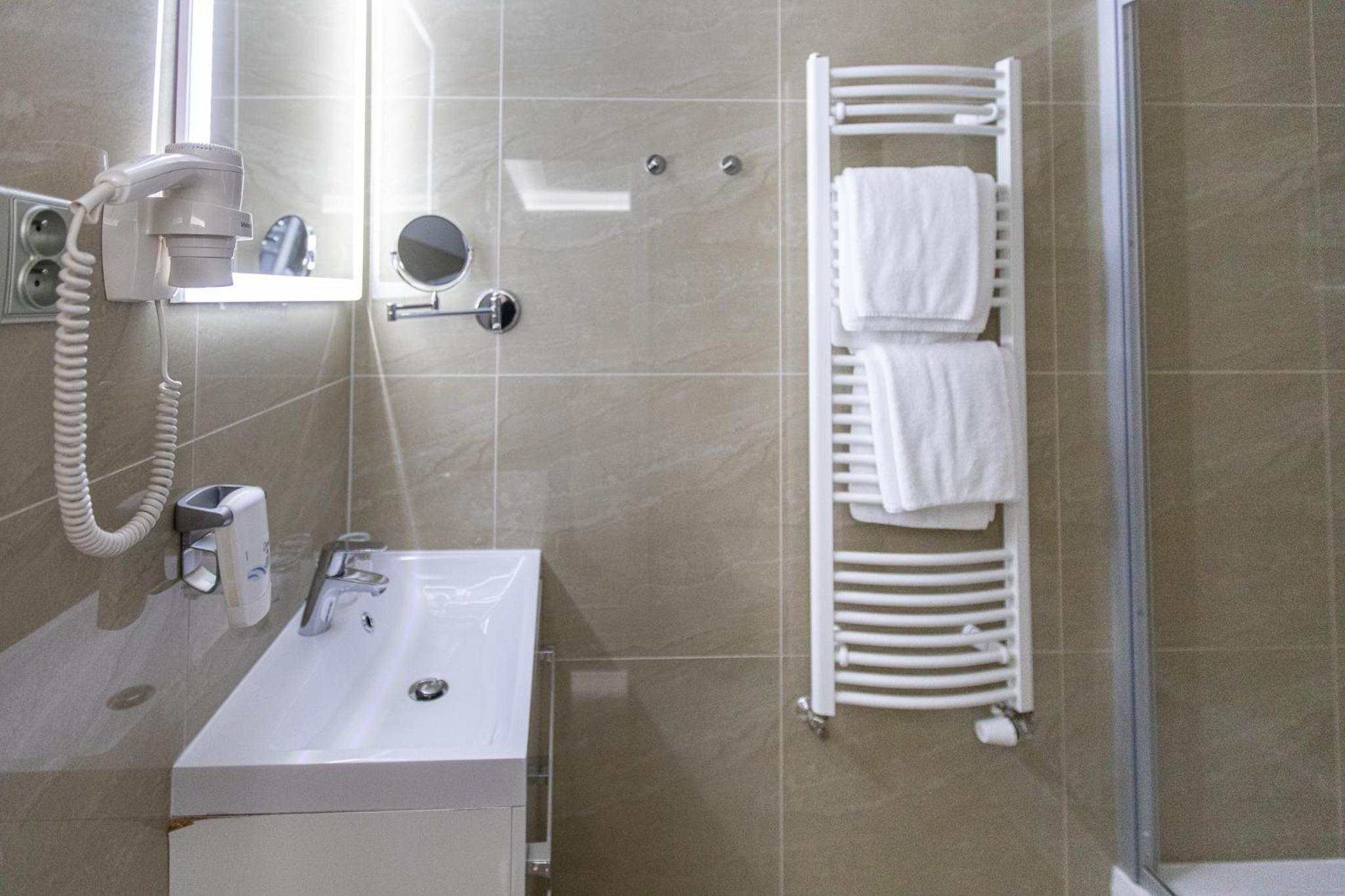 Double Room - Photo 32