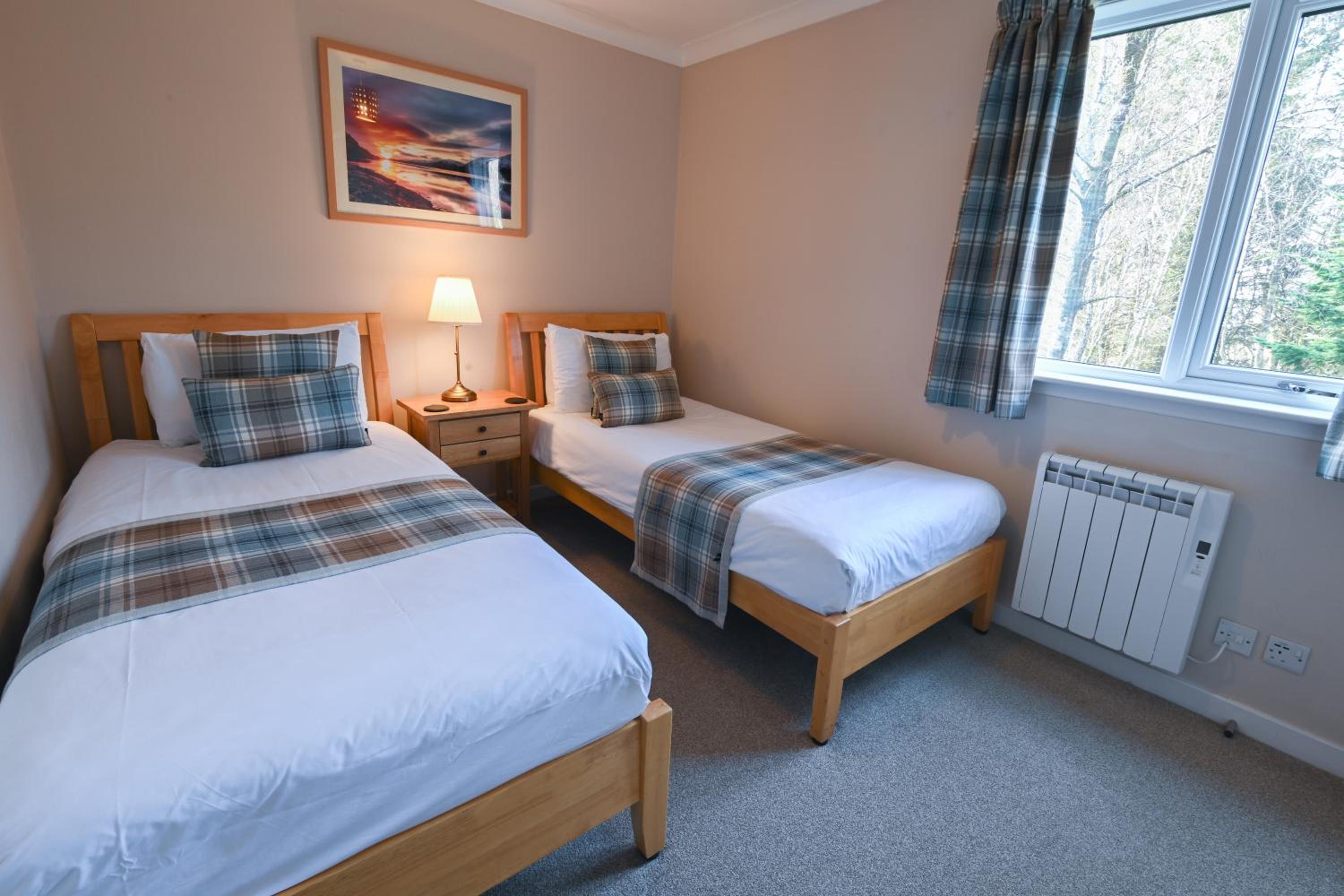 Three-Bedroom Lodge - Photo 13