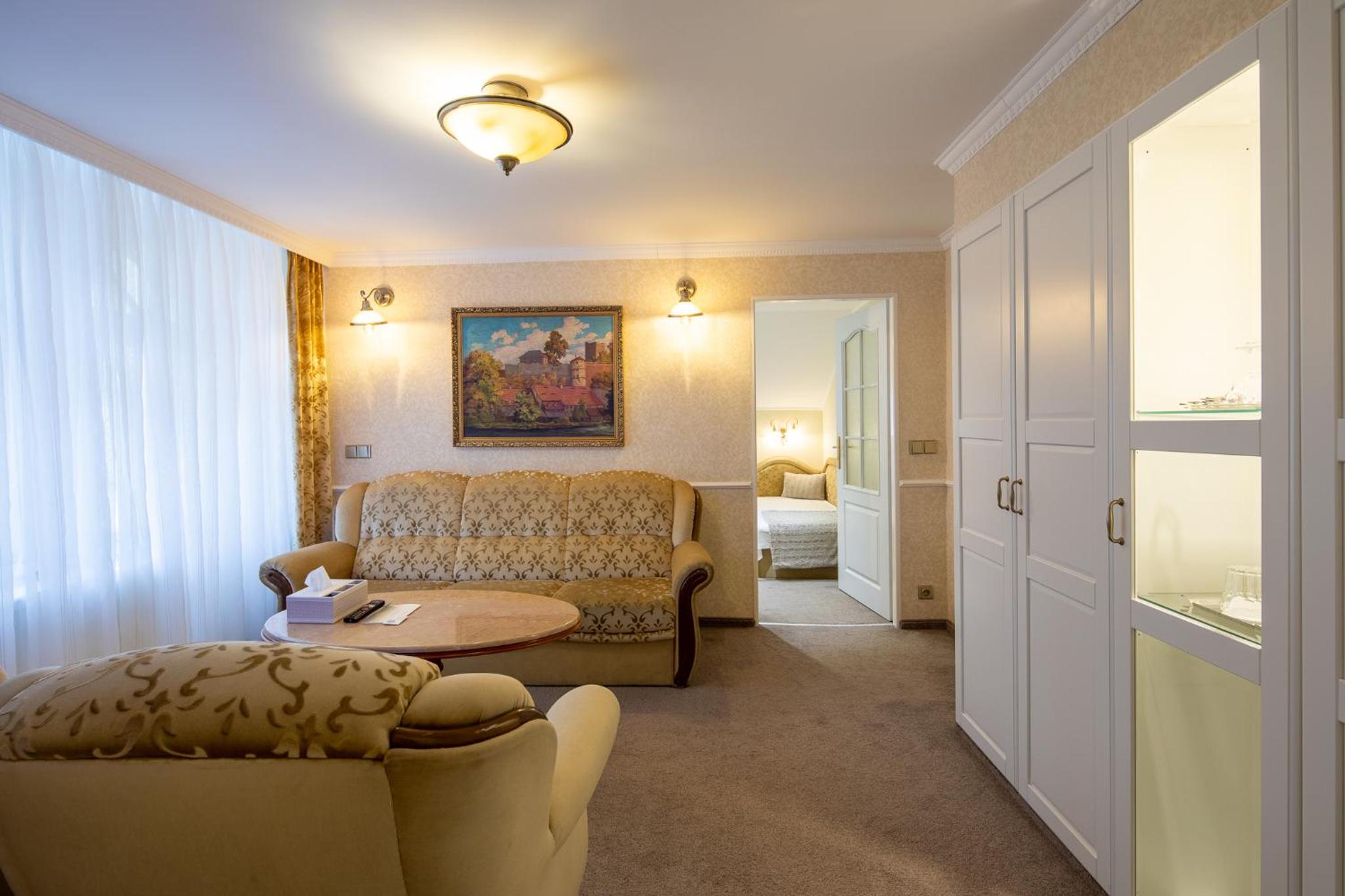 Two-Bedroom Suite - Photo 2
