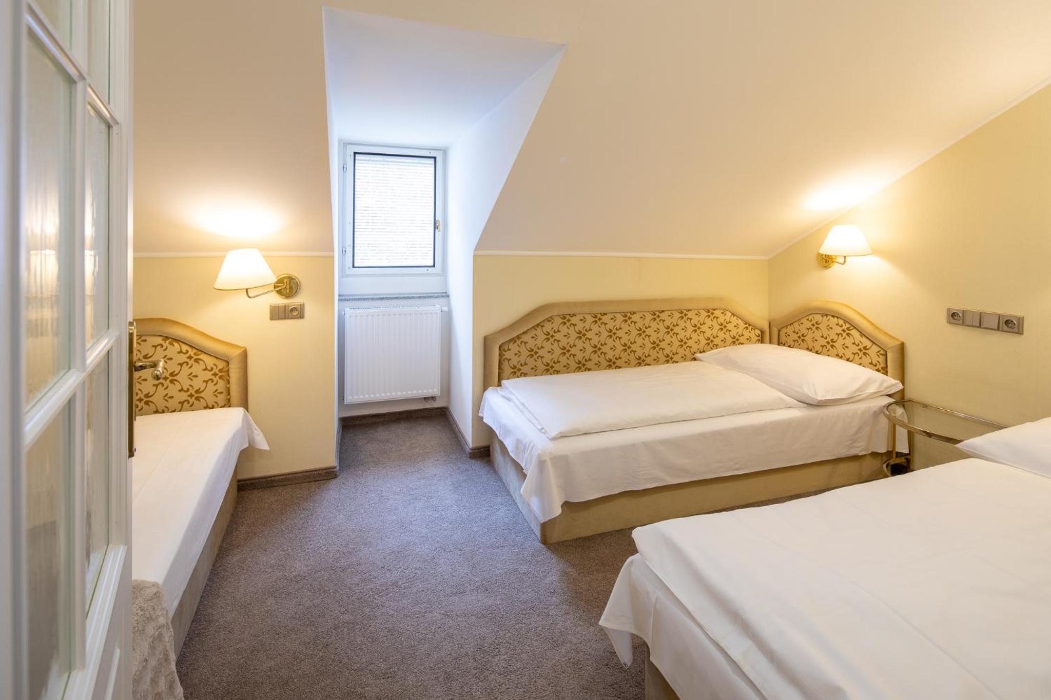 Two-Bedroom Suite - Photo 14