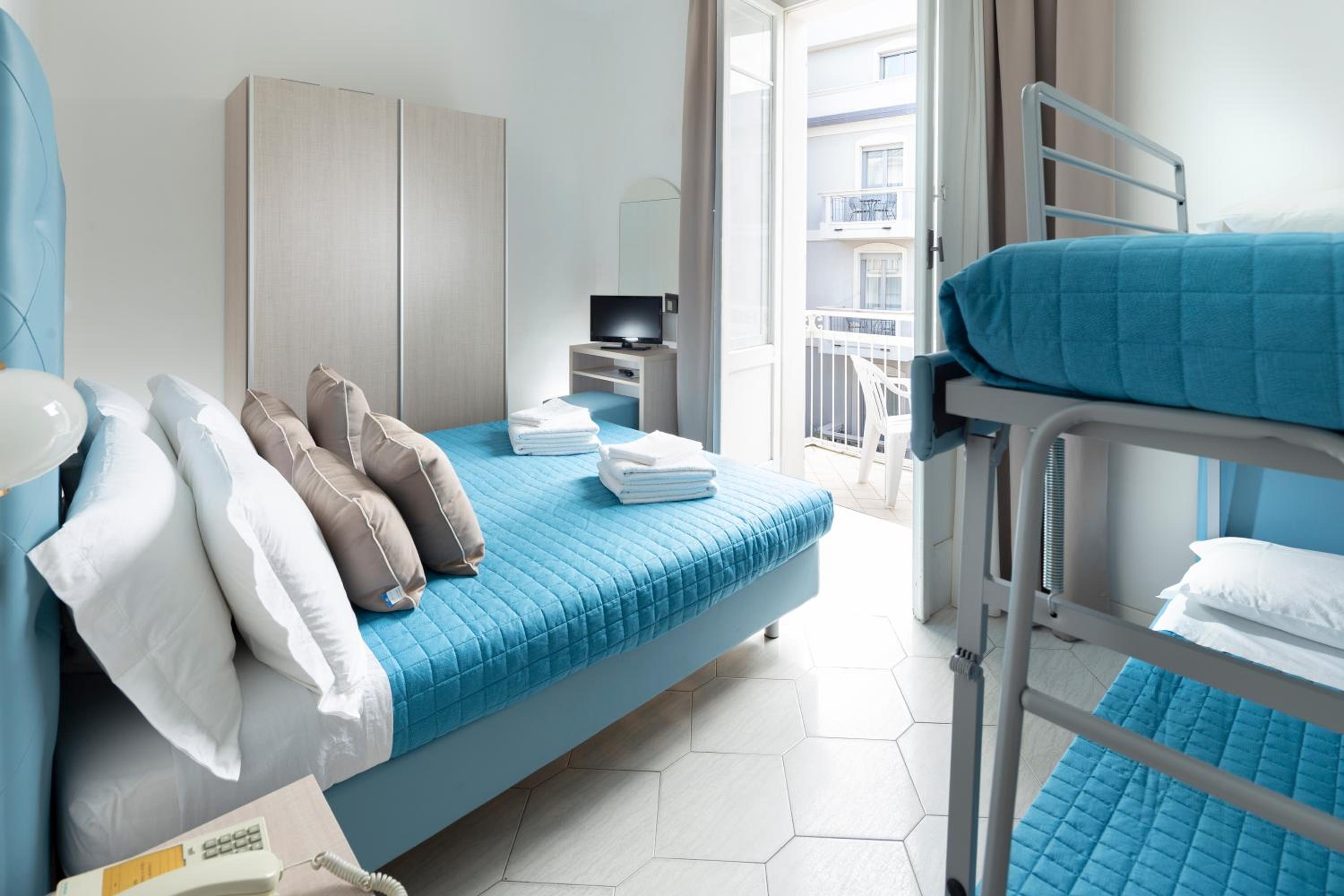 Comfort Quadruple Room - Photo 1