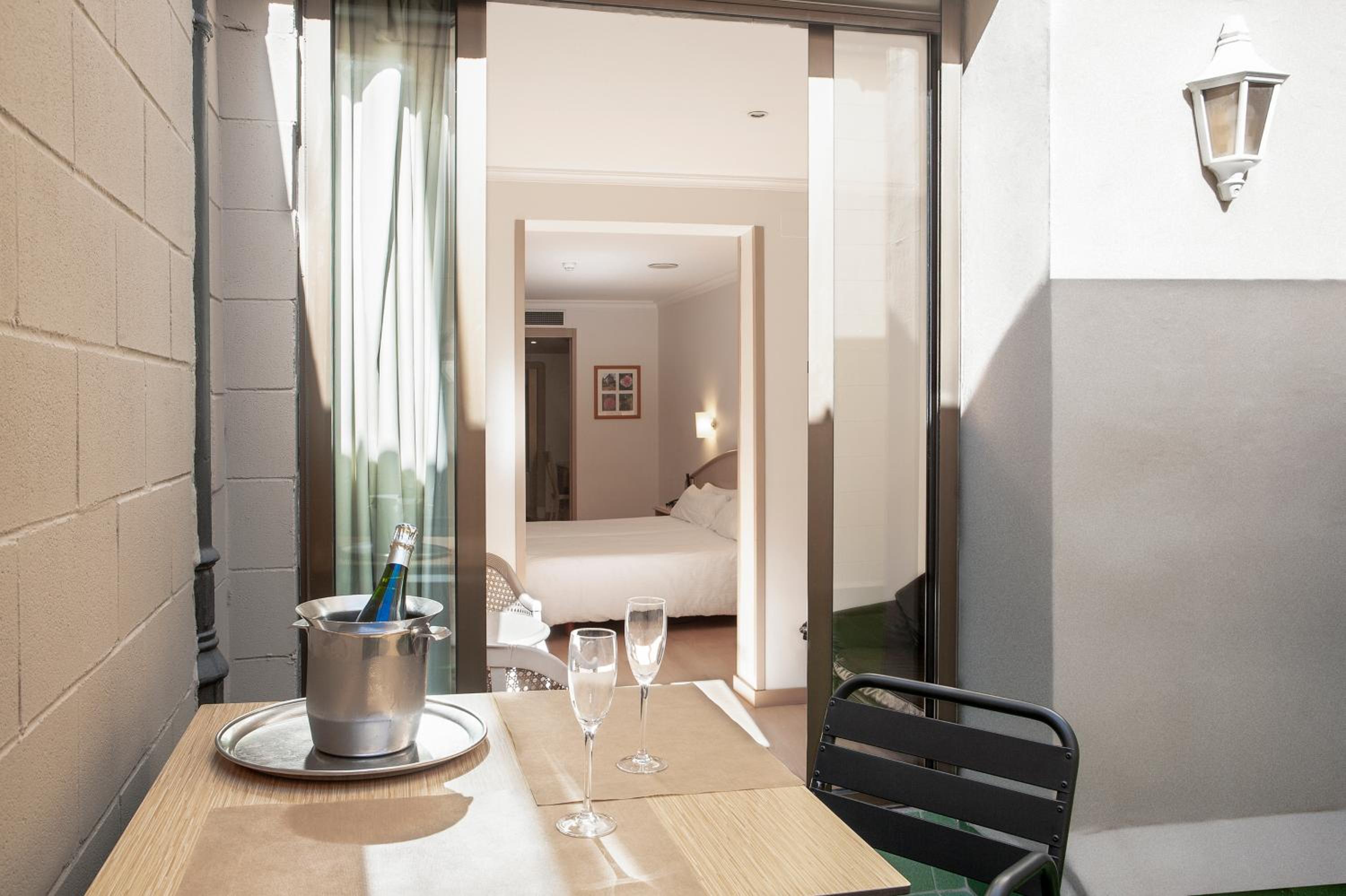 Twin Room with Terrace photo 3
