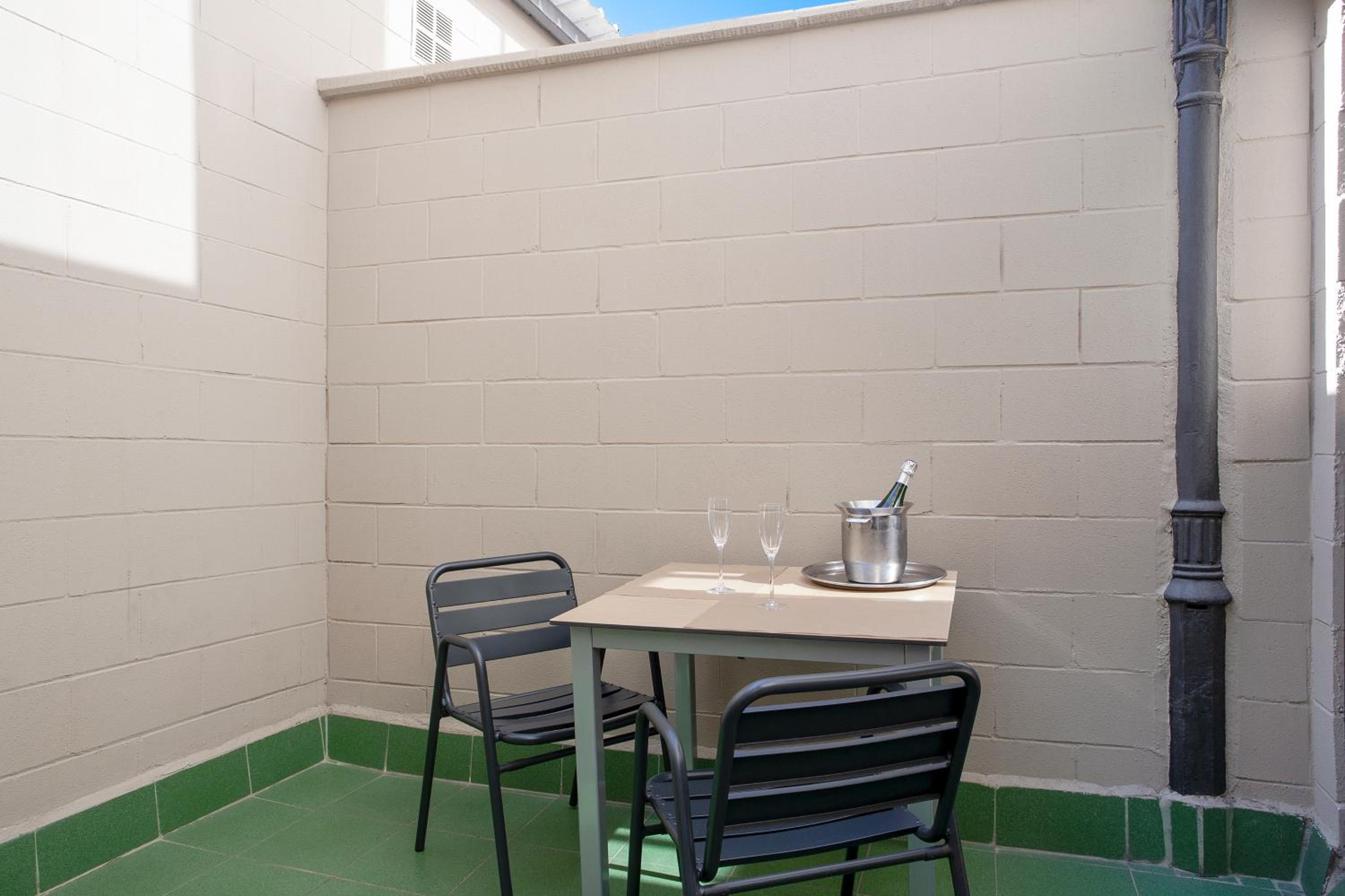 Twin Room with Terrace photo 2