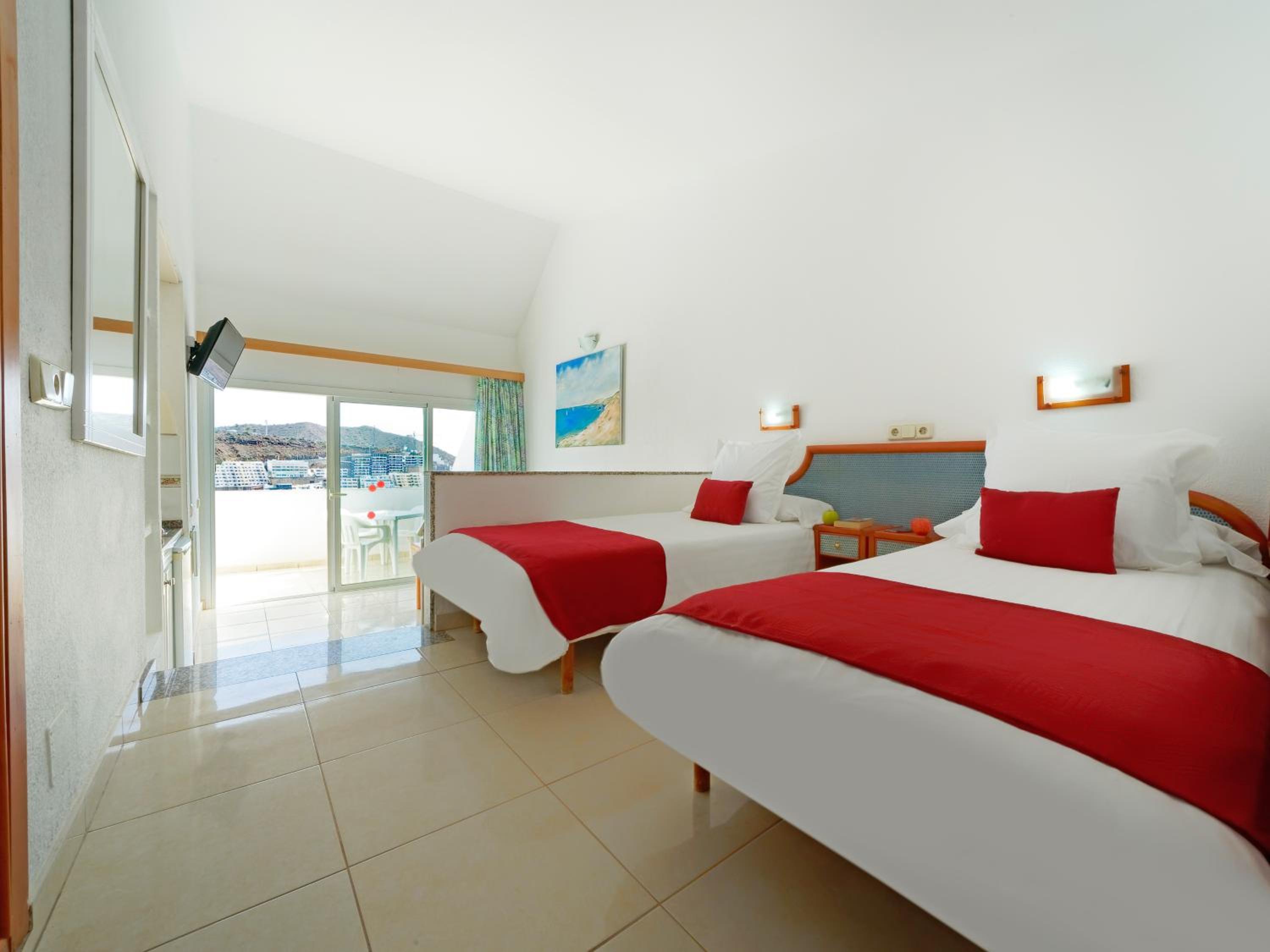 Studio With Balcony (1 Adult)