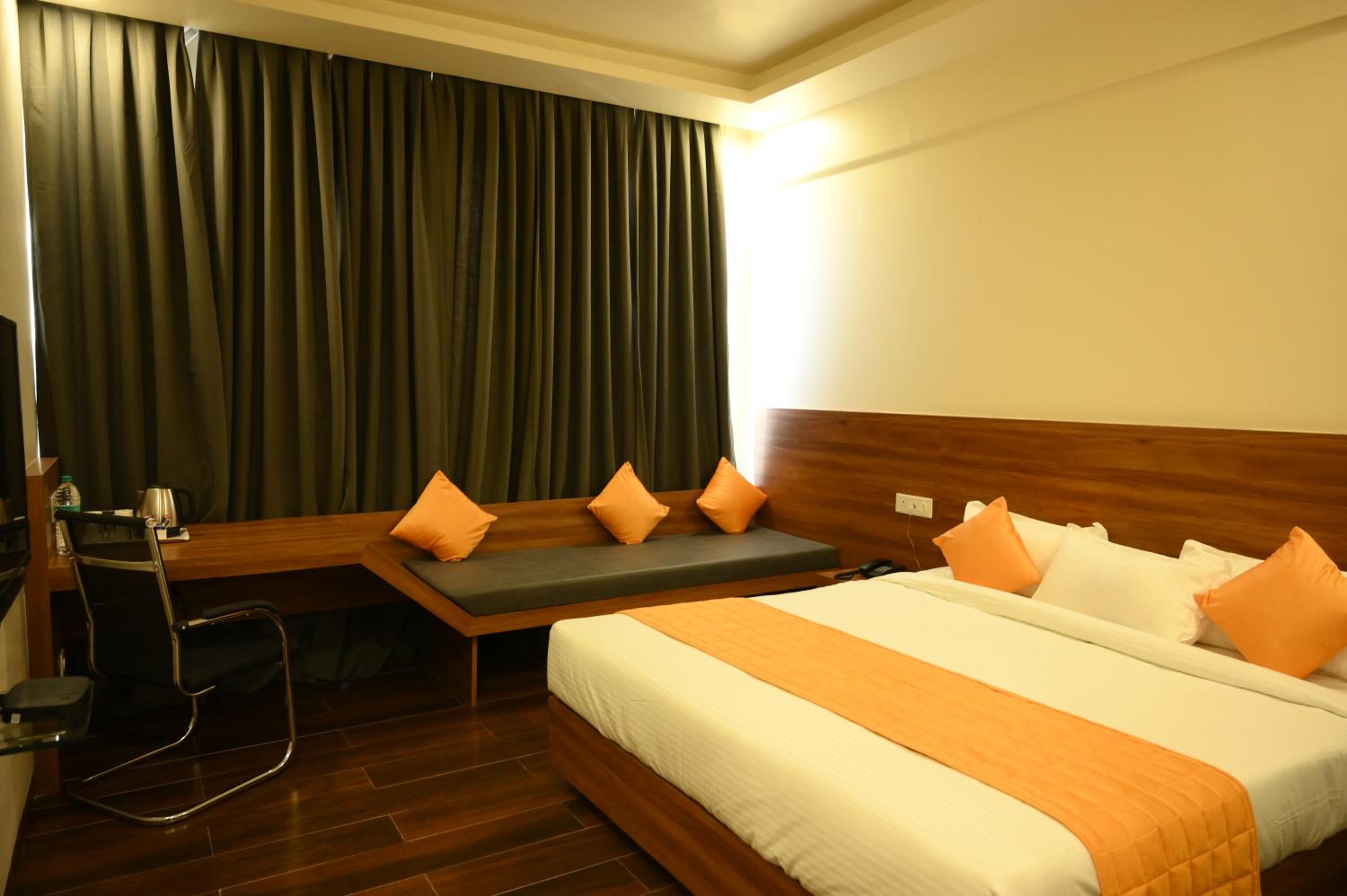 Suite - Photo 7