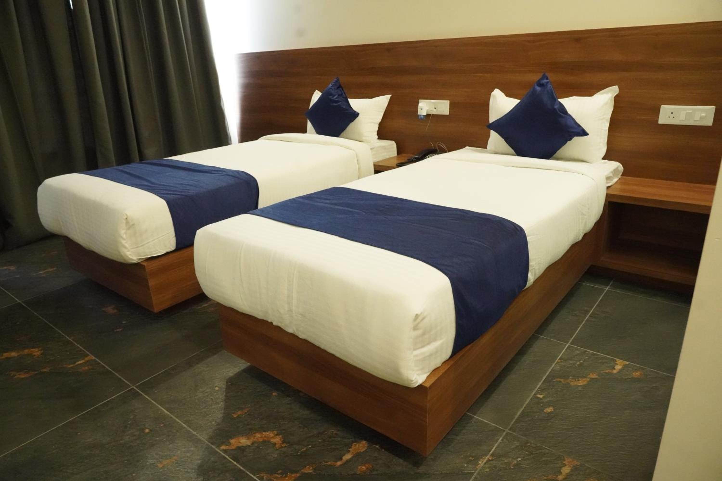 Standard Double or Twin Room - Photo 1