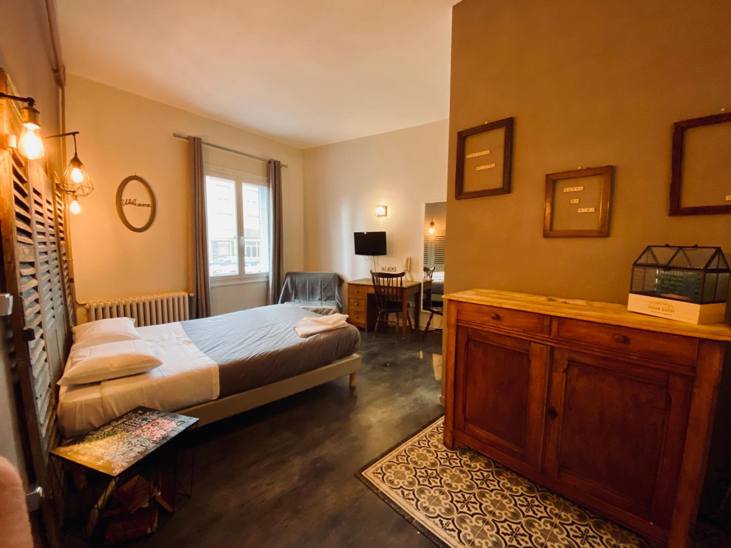 Double Room - Photo 5