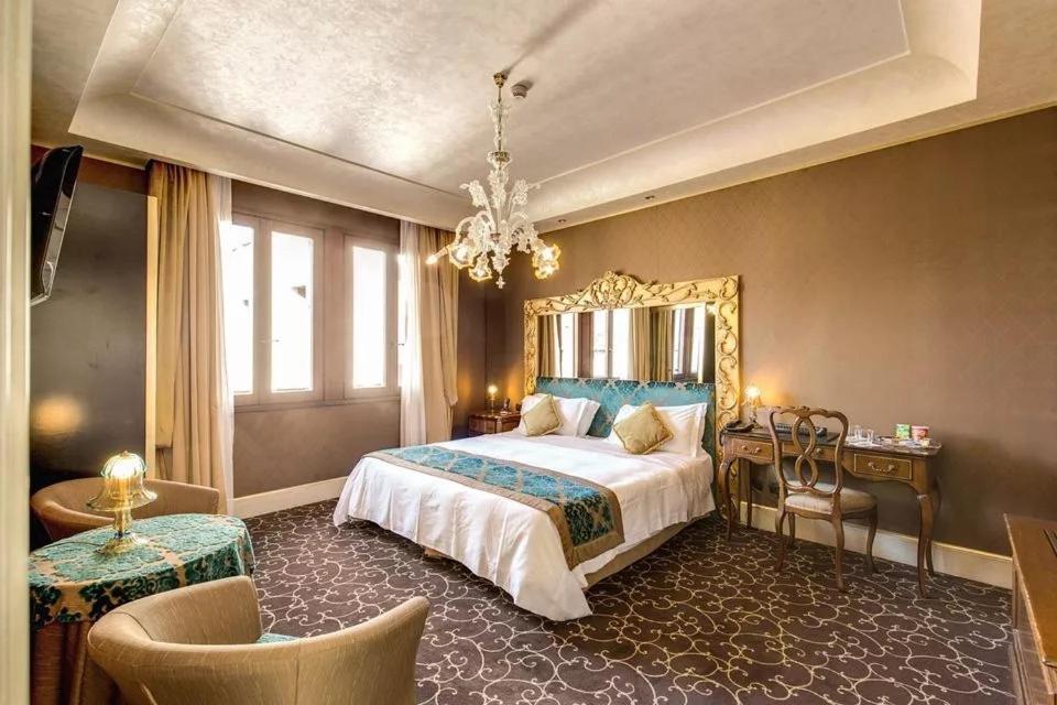 Superior Double or Twin Room photo 1