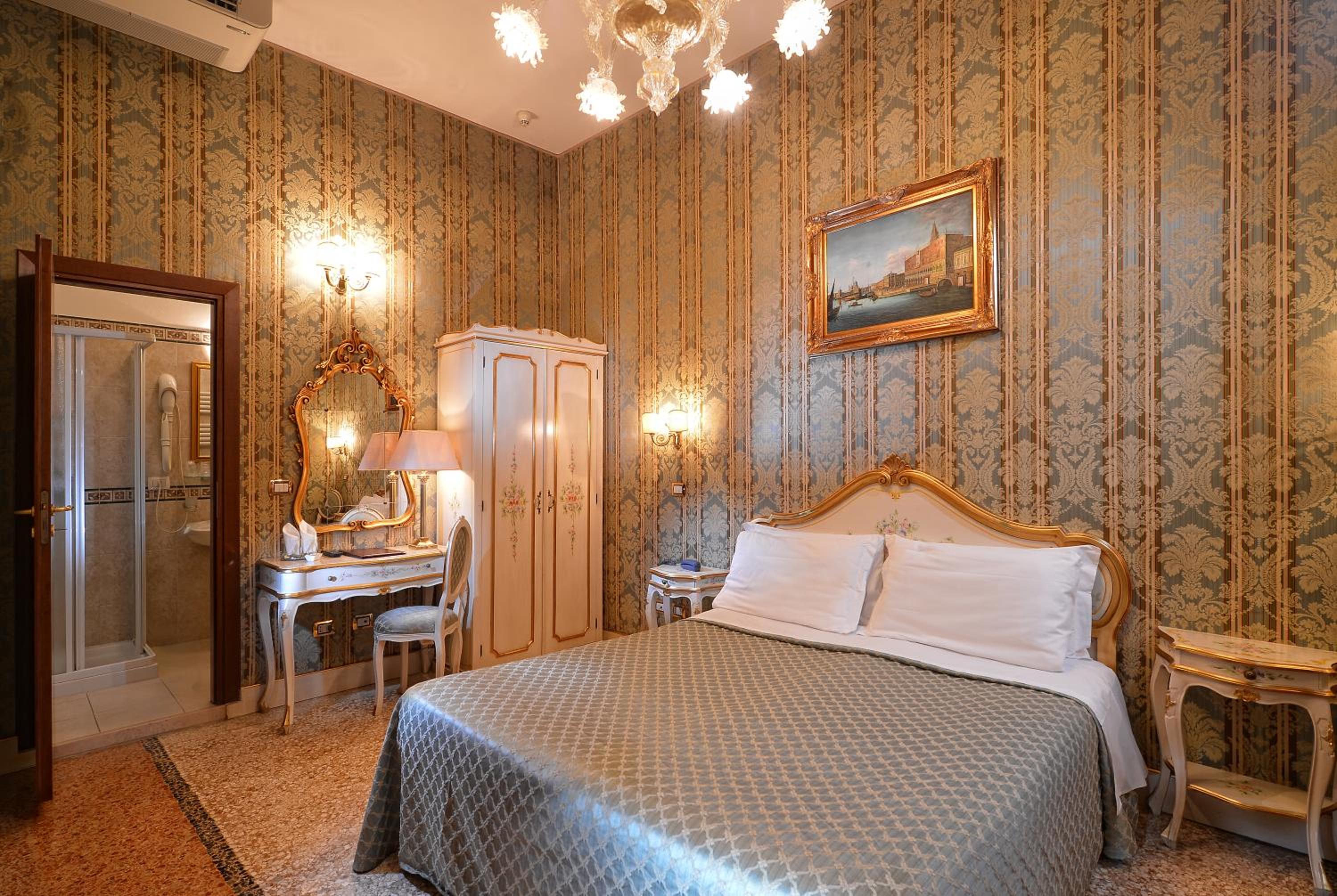 Superior Double or Twin Room photo 2