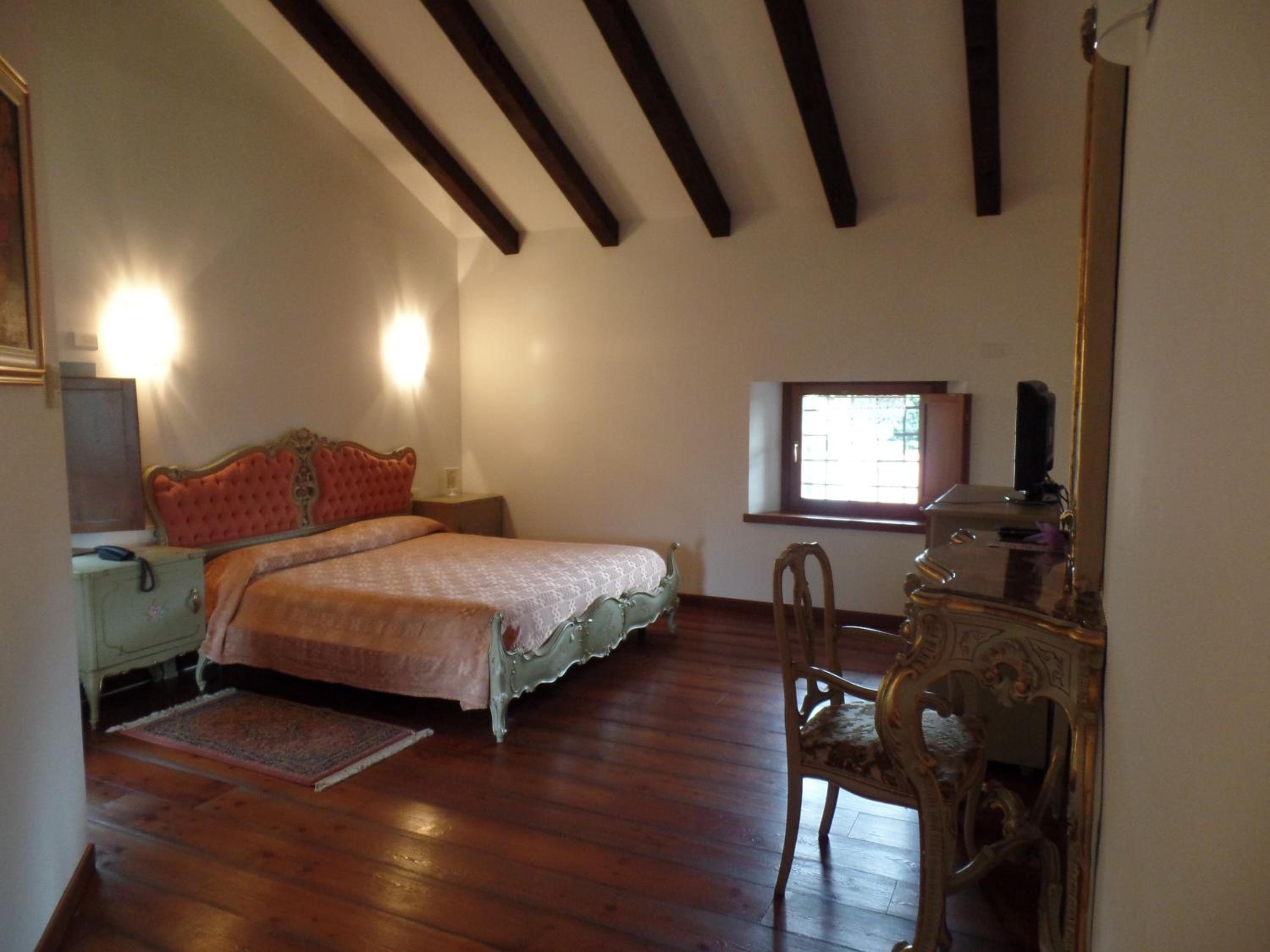 Double Room with Spa Bath photo 1
