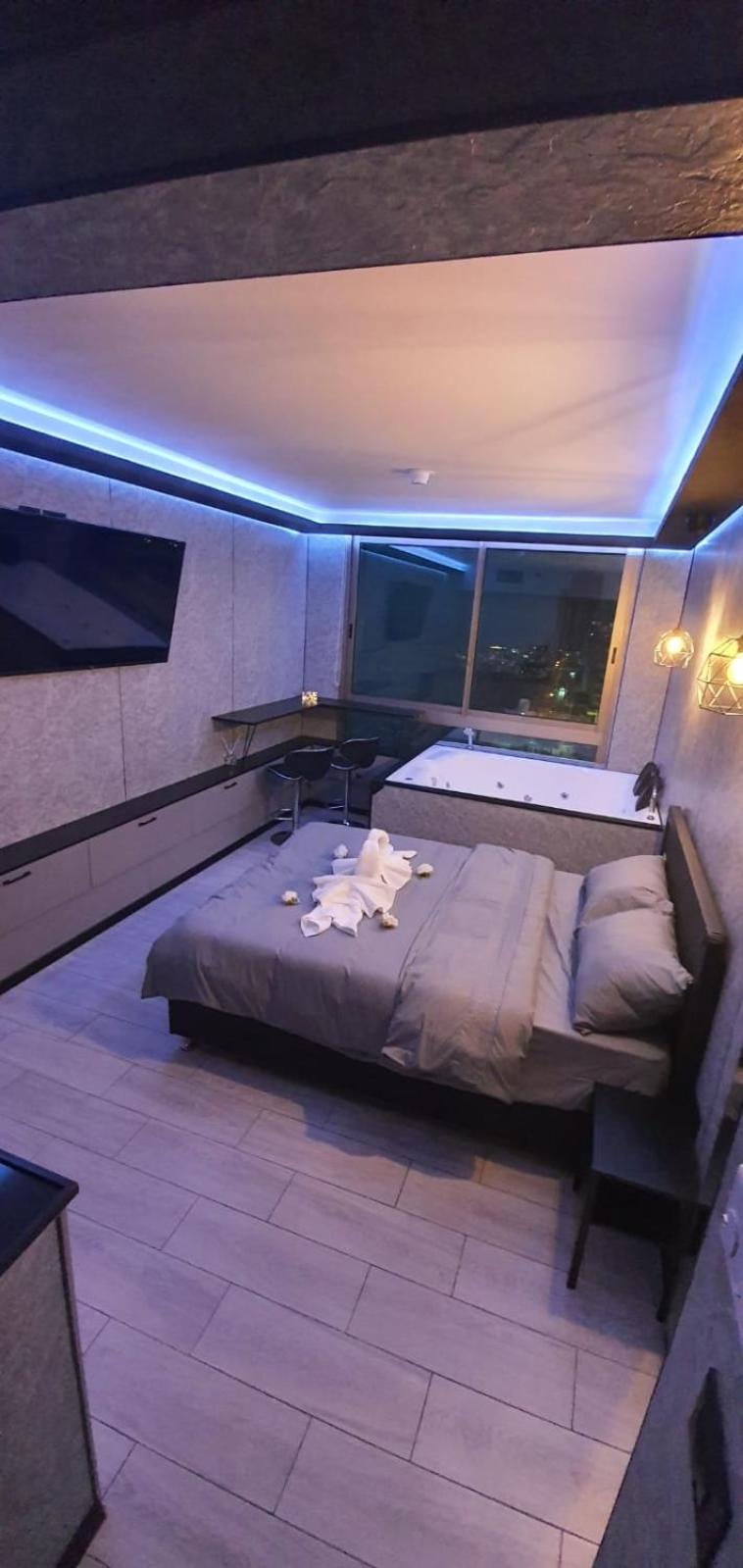 Apartment with Sea View - Photo 6