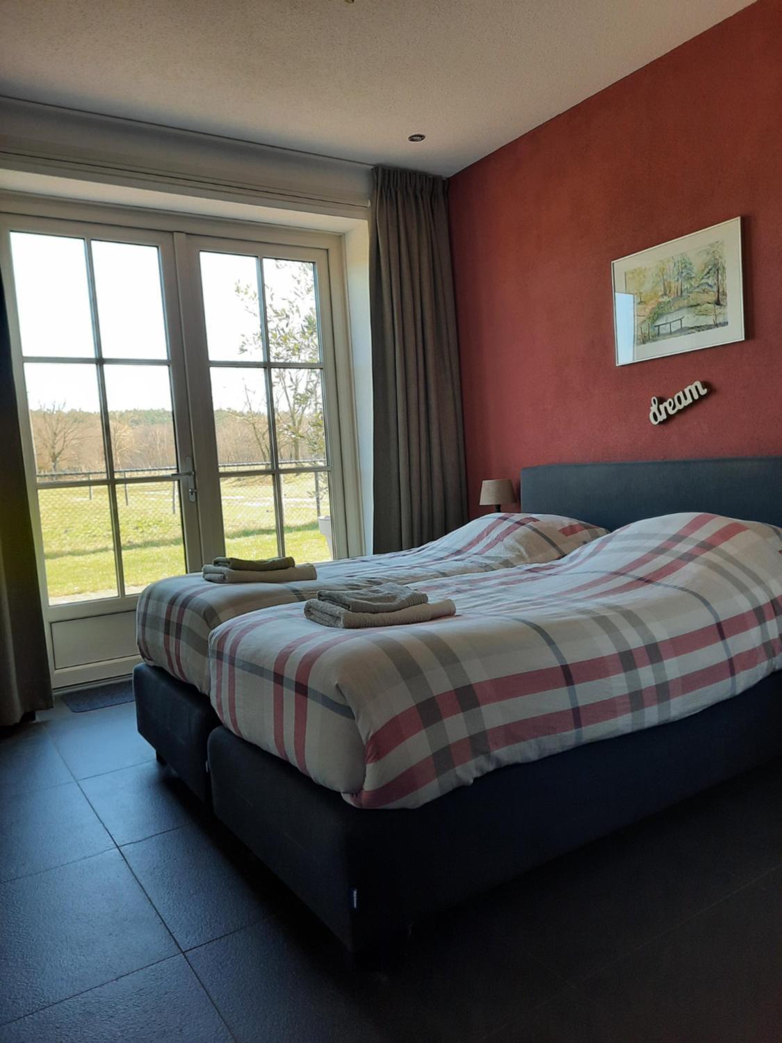 Double or Twin Room with Private Bathroom - Photo 5