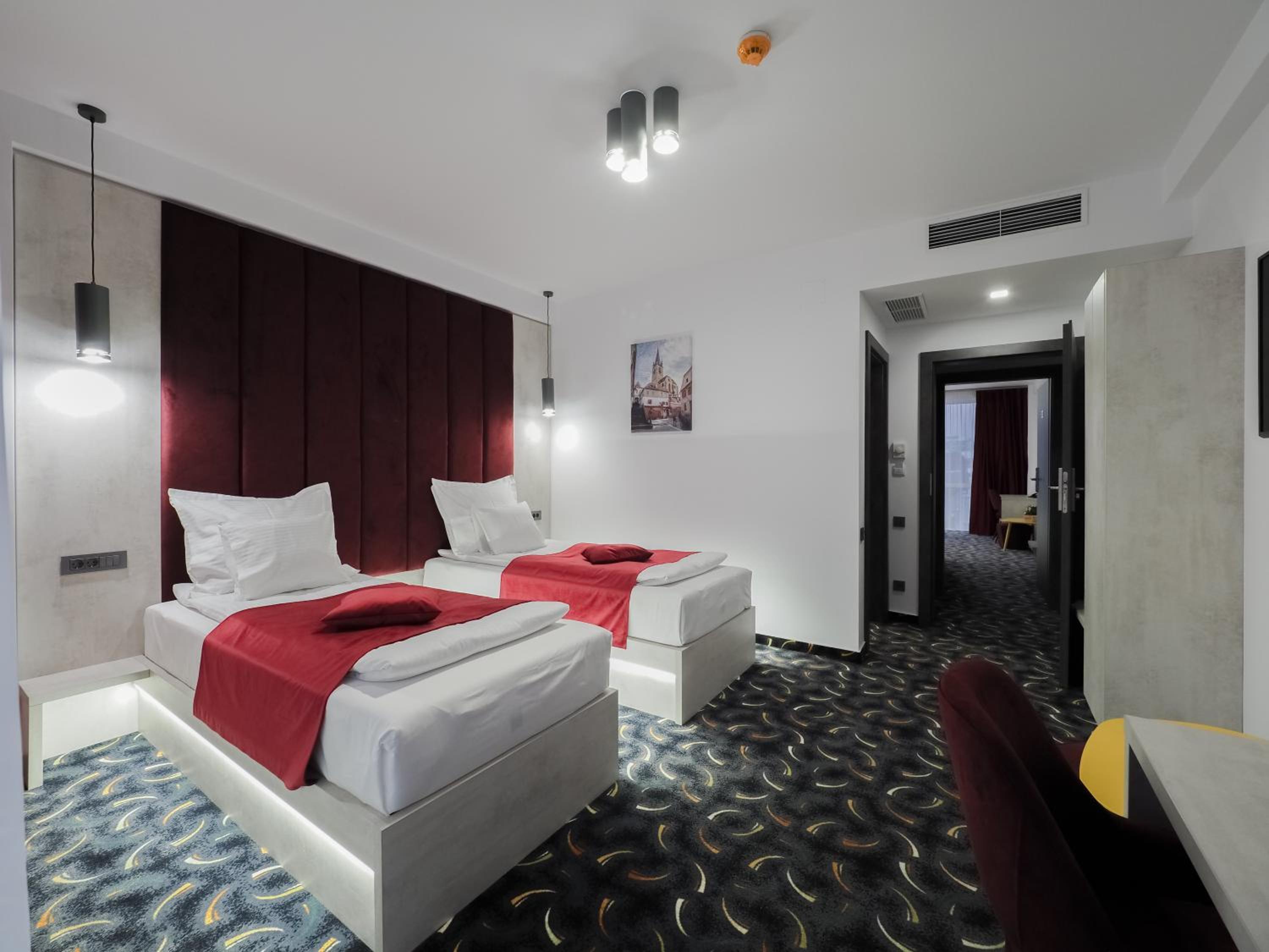 Deluxe Twin Room photo 2