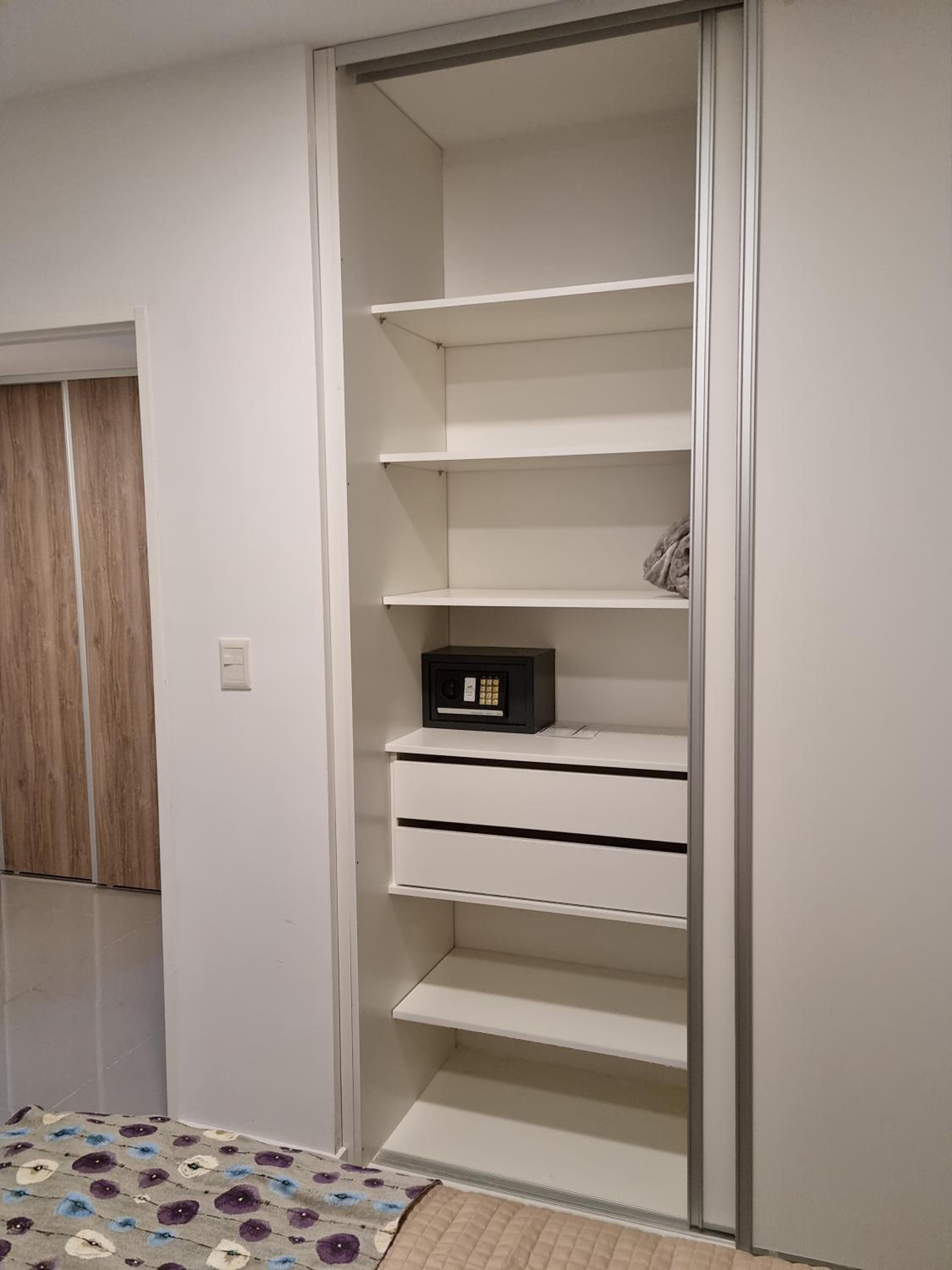 One-Bedroom Apartment photo 3