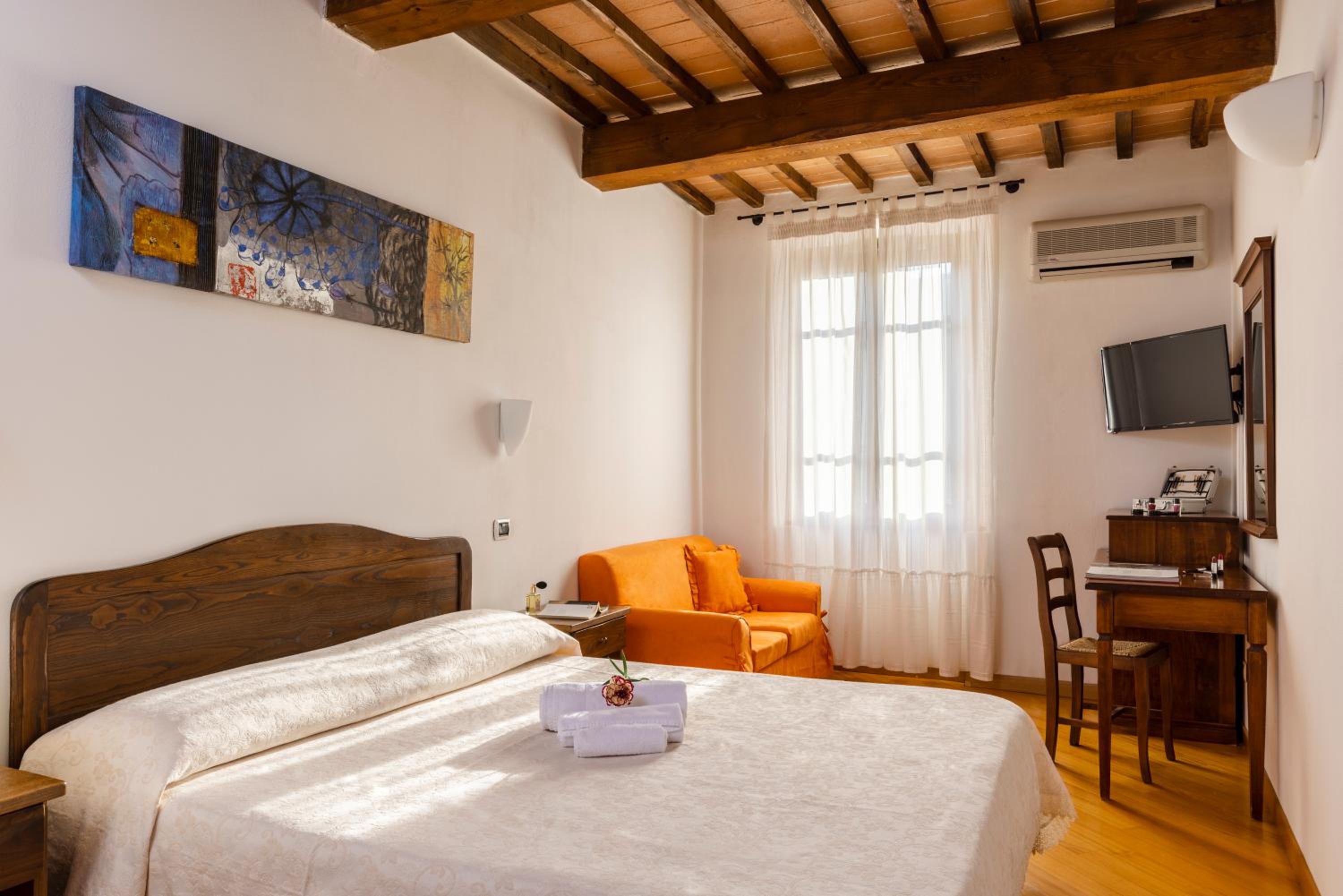Double Room with Garden View photo 2