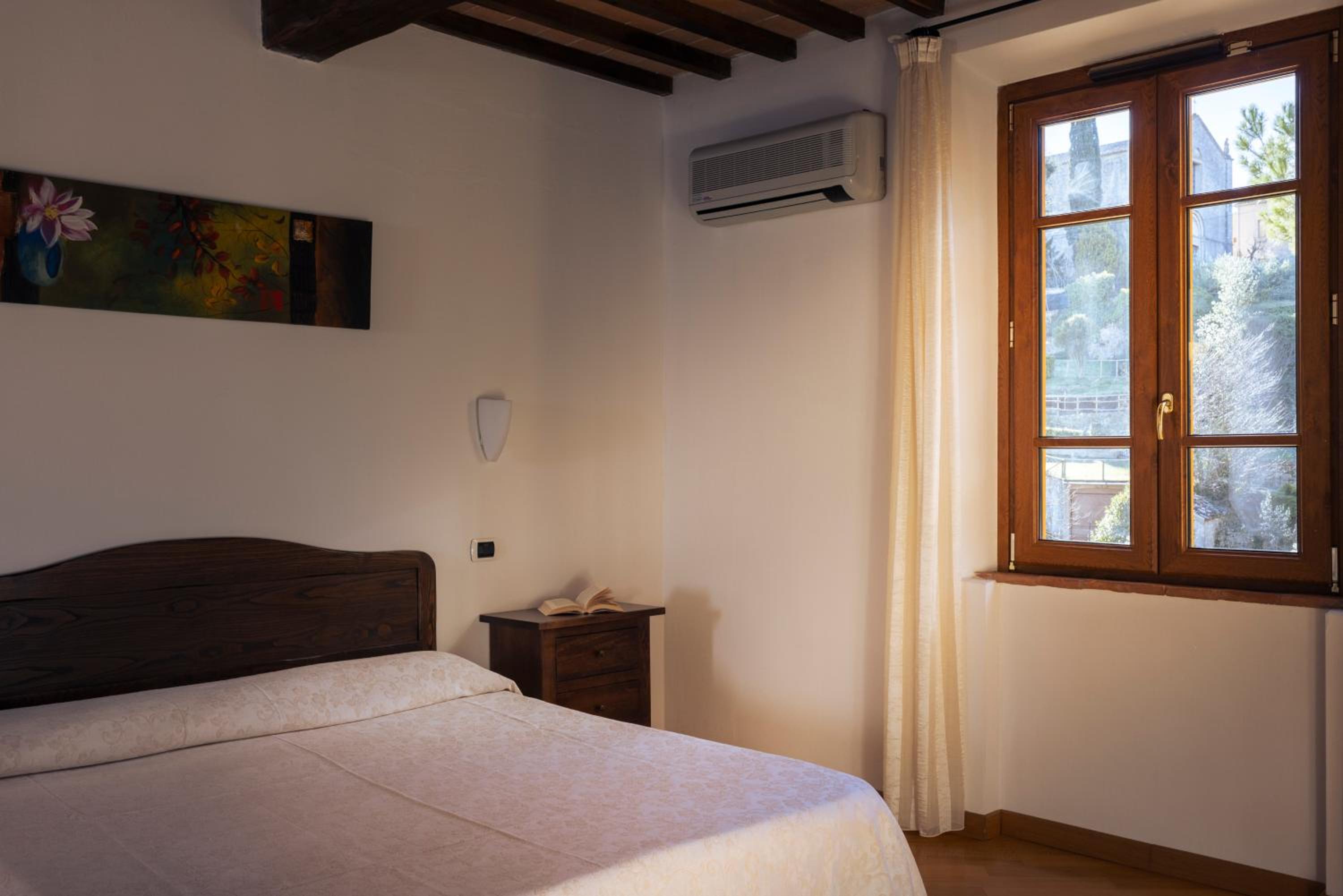 King Room with Garden View photo 2