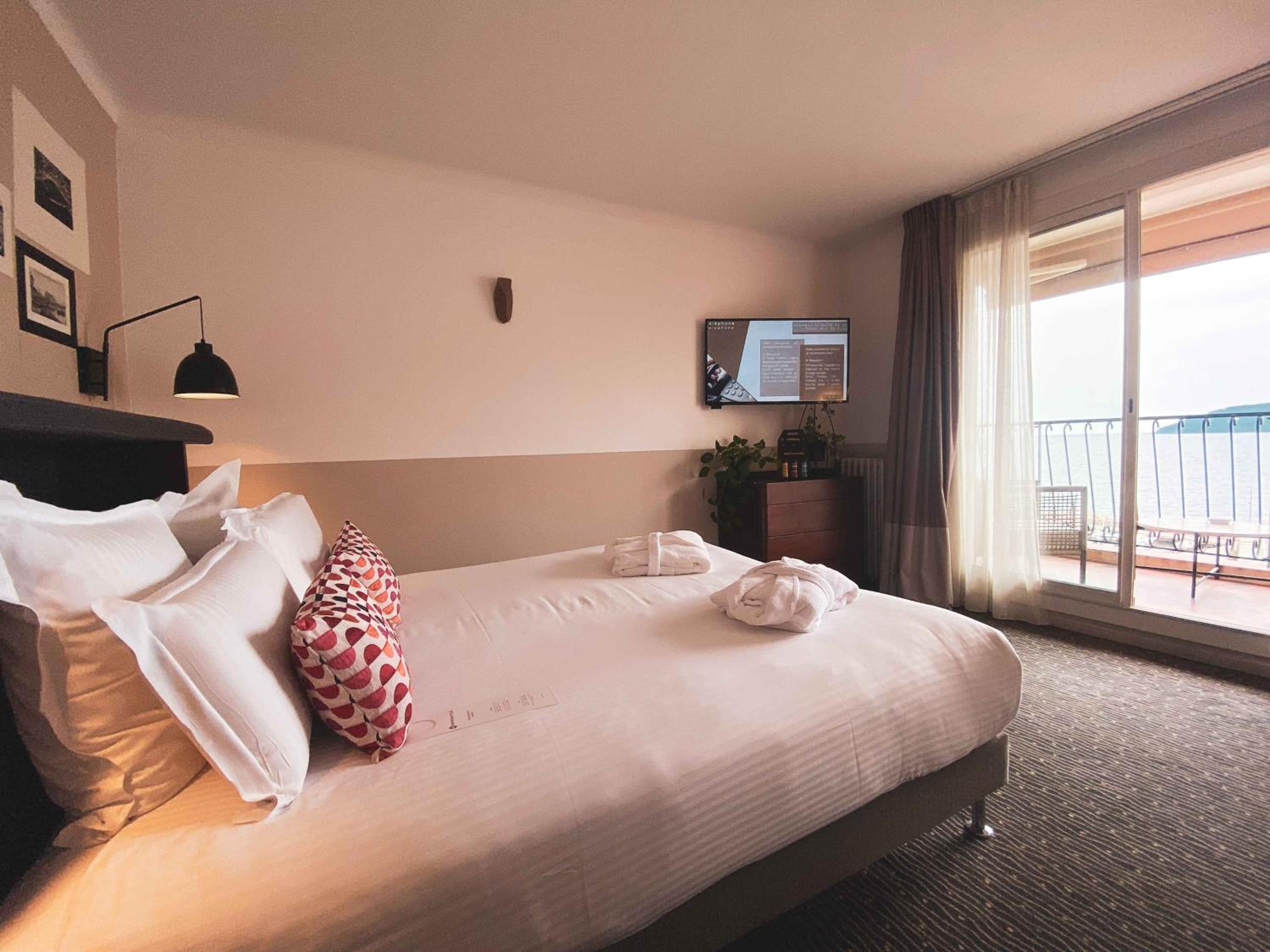 Junior Suite with Sea View Balcony - Photo 11